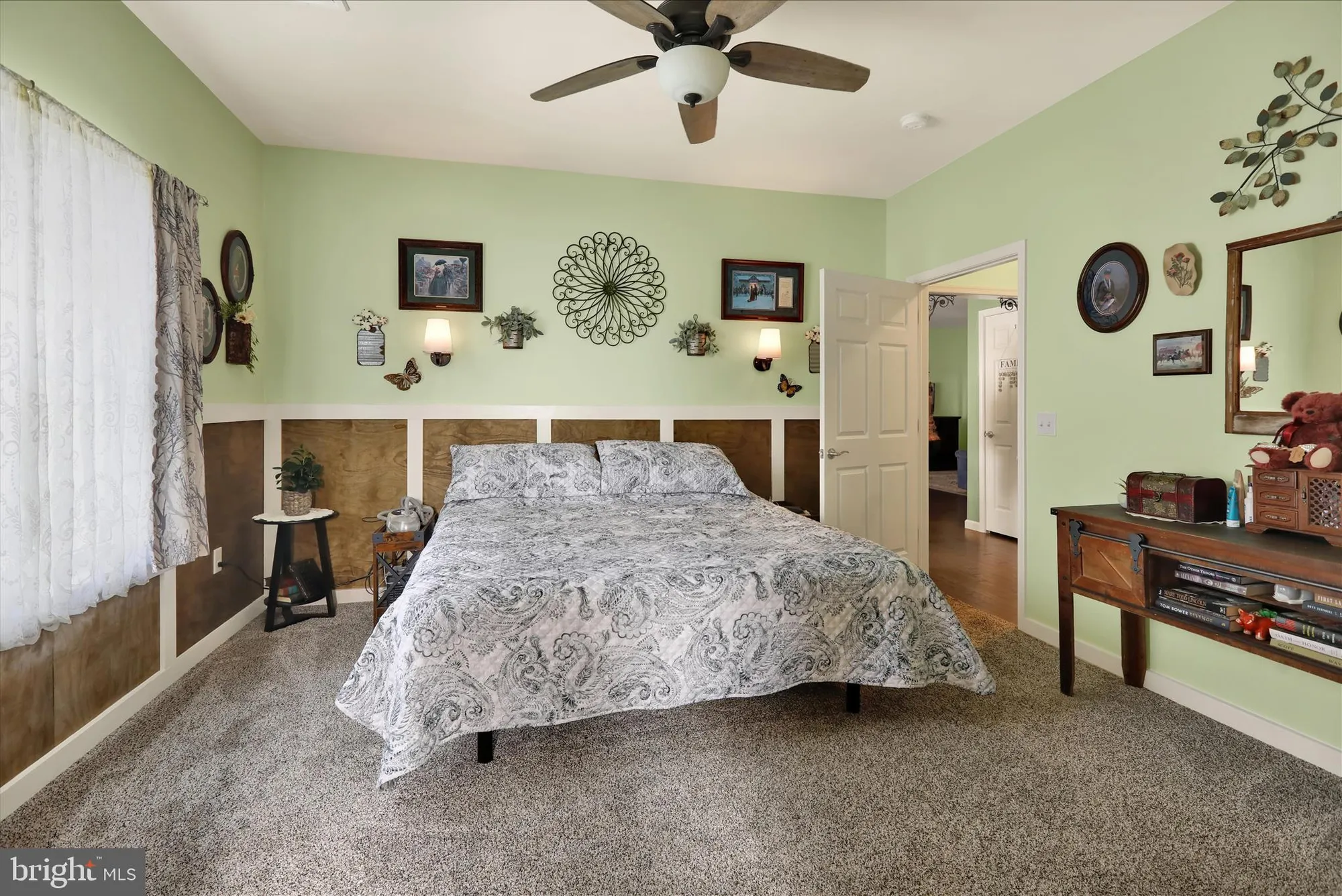 Property Slideshow image 32 of 37 | 4 rosebush ct, Womelsdorf, PA, 19567