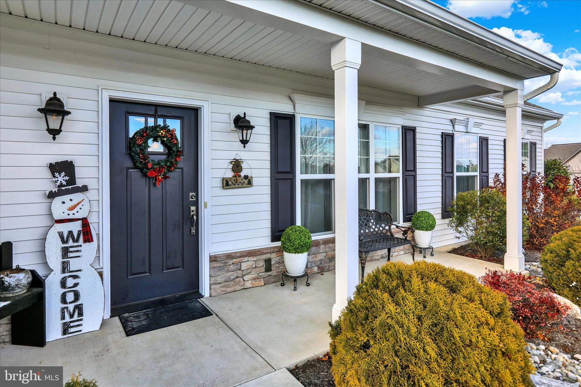 Property Slideshow image 6 of 37 | 4 rosebush ct, Womelsdorf, PA, 19567