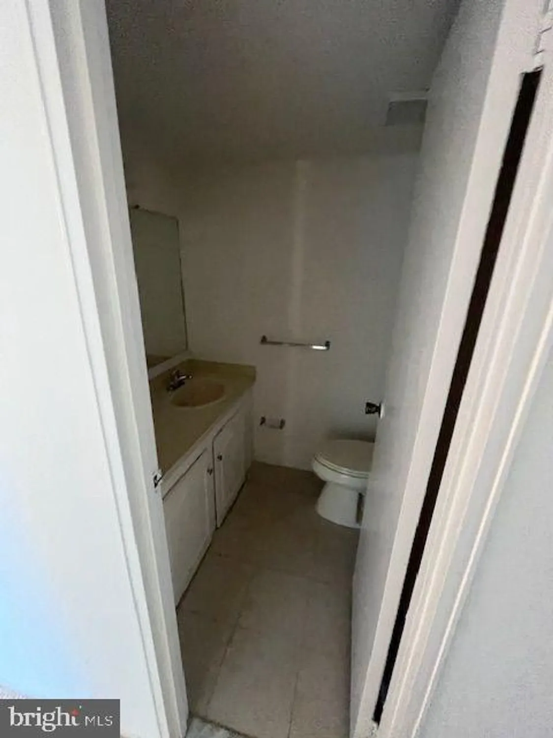 Property Slideshow image 8 of 21 | 67003 delaire landing rd 3, Philadelphia, PA, 19114