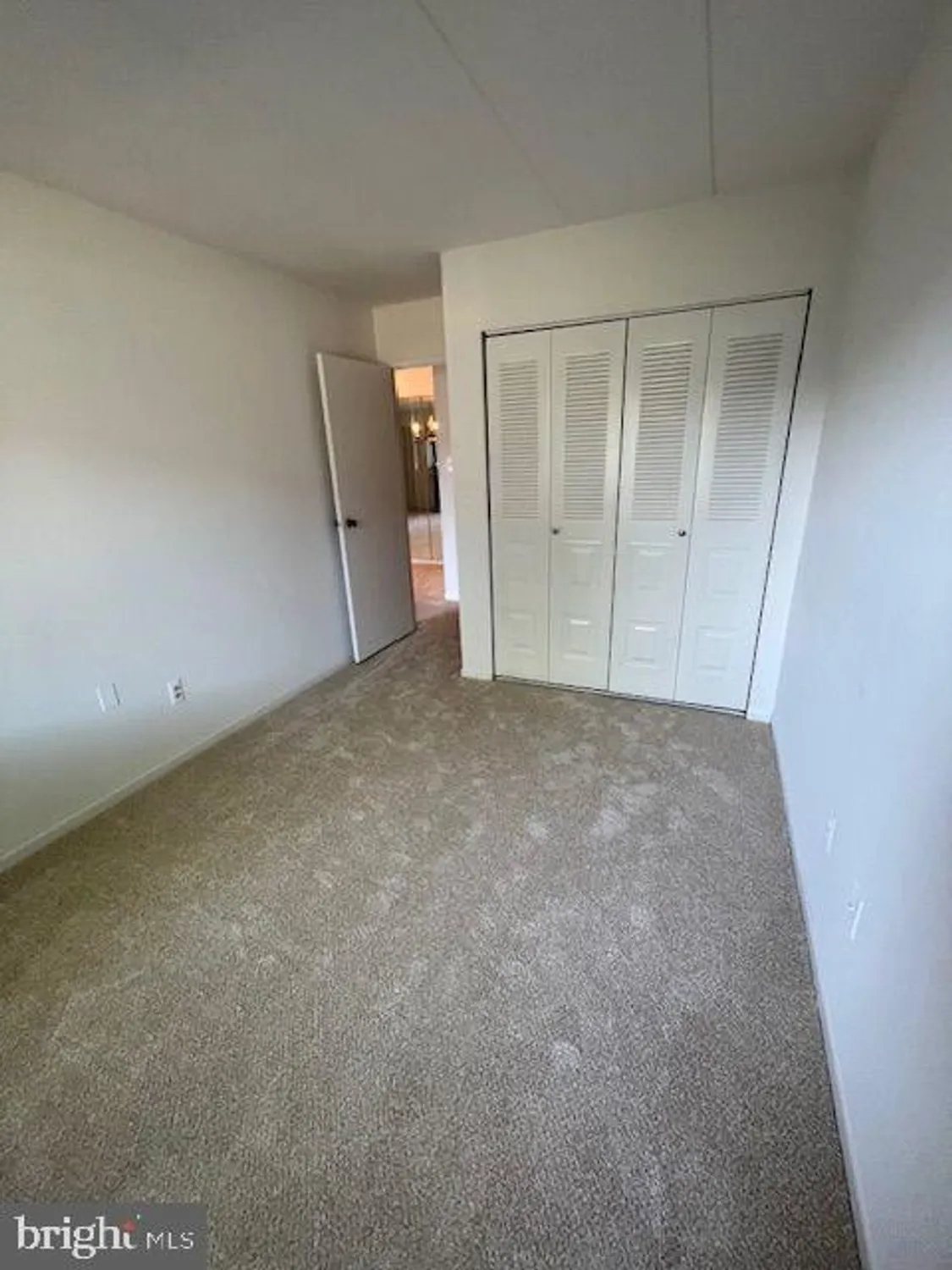 Property Slideshow image 10 of 21 | 67003 delaire landing rd 3, Philadelphia, PA, 19114