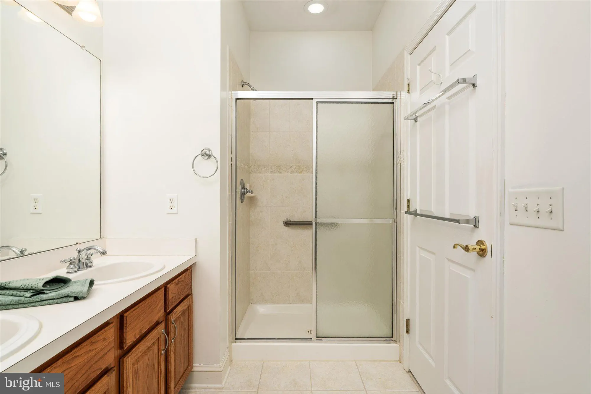 Property Slideshow image 23 of 25 | 207 burholme dr, Hamilton, NJ, 08691
