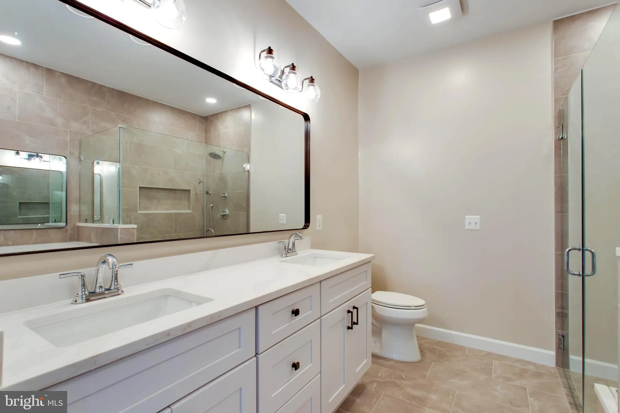 Property Slideshow image 32 of 49 | 1981 penfold ct, Woodbridge, VA, 22192