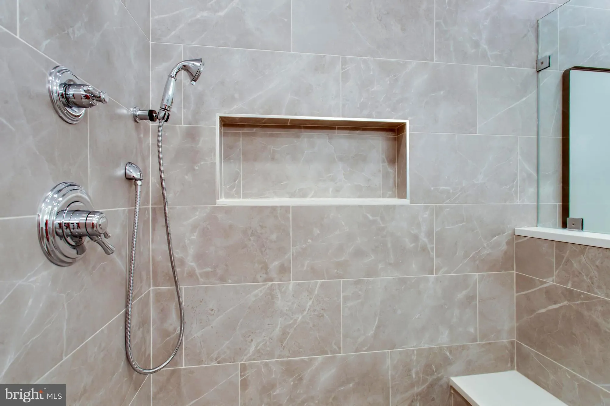 Property Slideshow image 34 of 49 | 1981 penfold ct, Woodbridge, VA, 22192