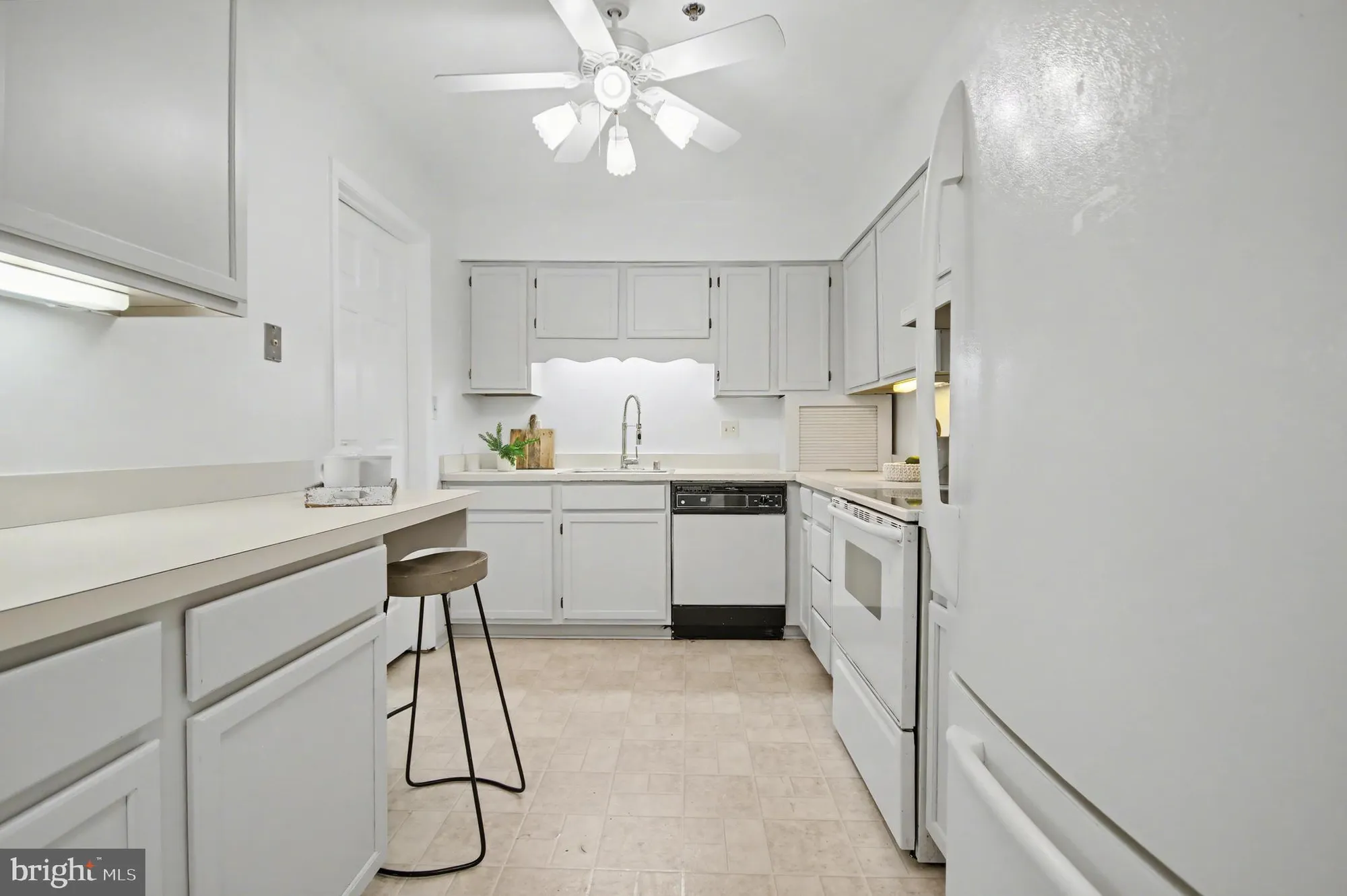 Property Slideshow image 9 of 44 | 803 coxswain way unit 203, Annapolis, MD, 21401