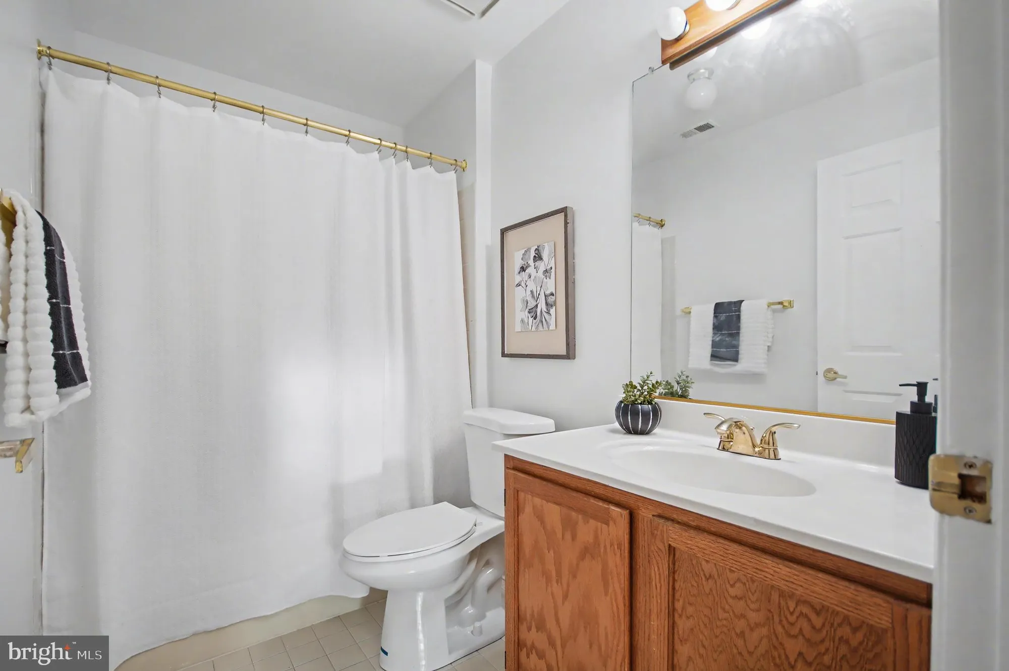 Property Slideshow image 20 of 44 | 803 coxswain way unit 203, Annapolis, MD, 21401