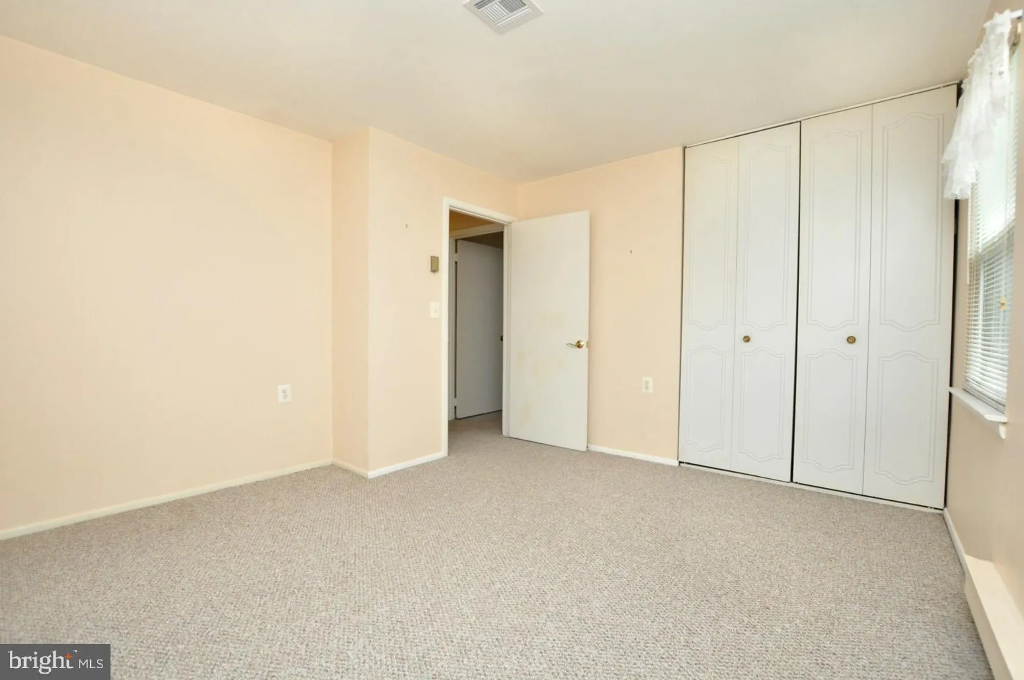 Property Slideshow image 15 of 25 | 90 huntington dr, Southampton, NJ, 08088