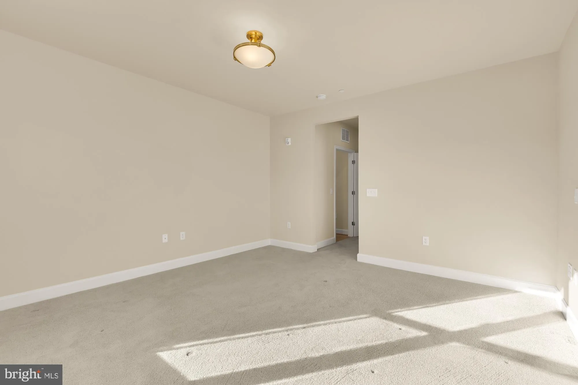 Property Slideshow image 20 of 40 | 9555 saintsbury dr unit 503, Fairfax, VA, 22031