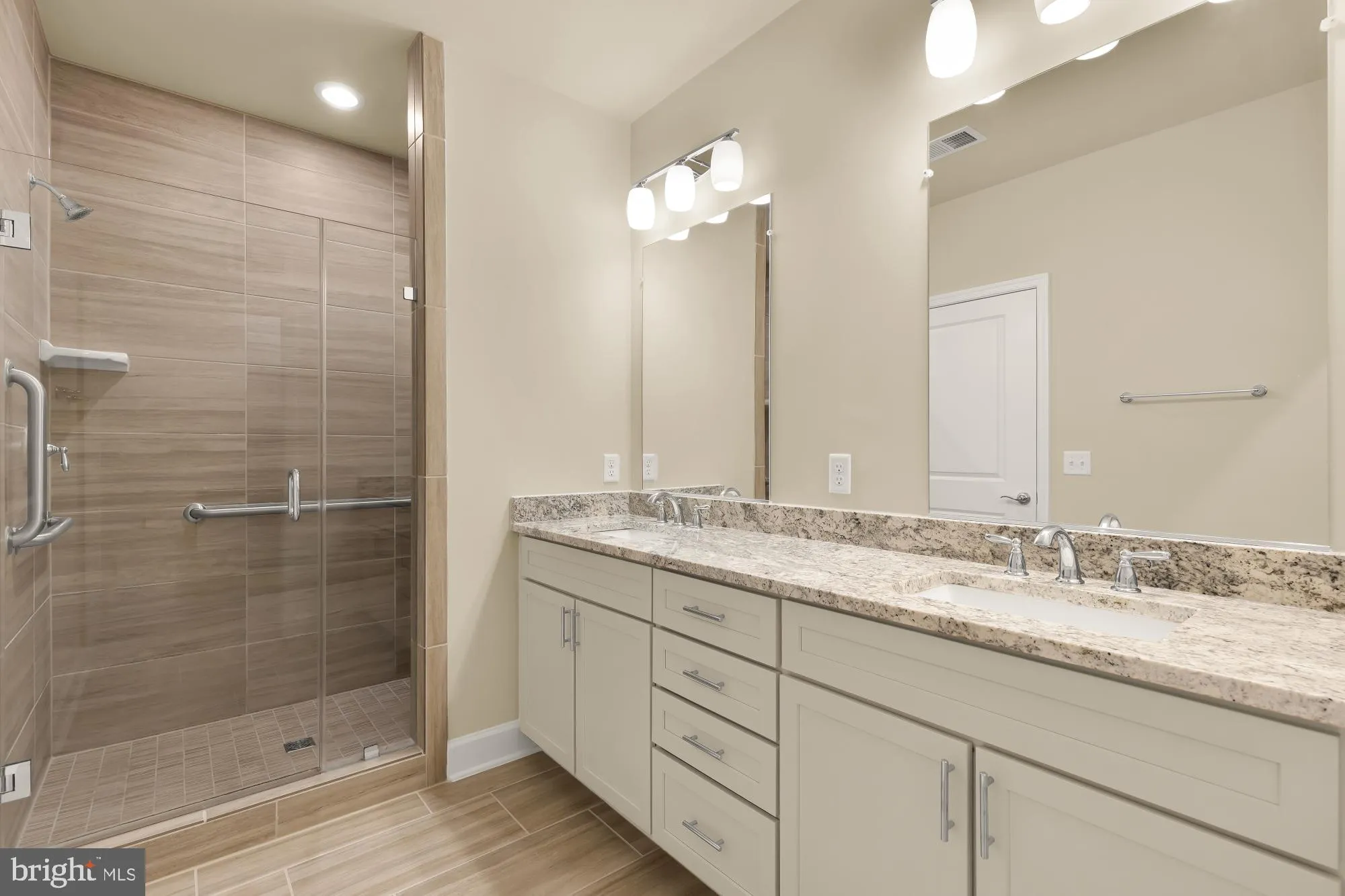 Property Slideshow image 22 of 40 | 9555 saintsbury dr unit 503, Fairfax, VA, 22031