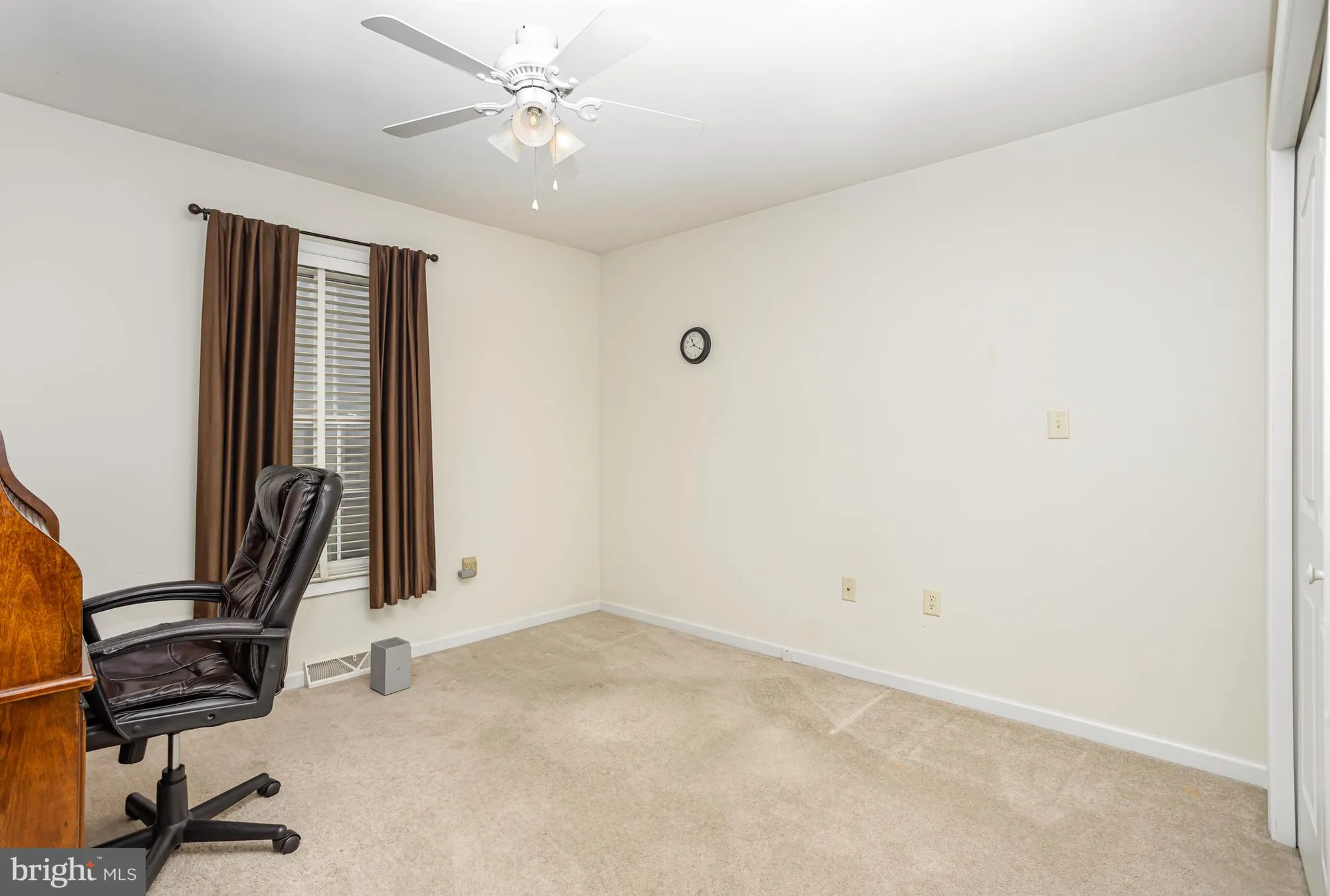 Property Slideshow image 16 of 33 | 714 heather rdg, Manheim, PA, 17545