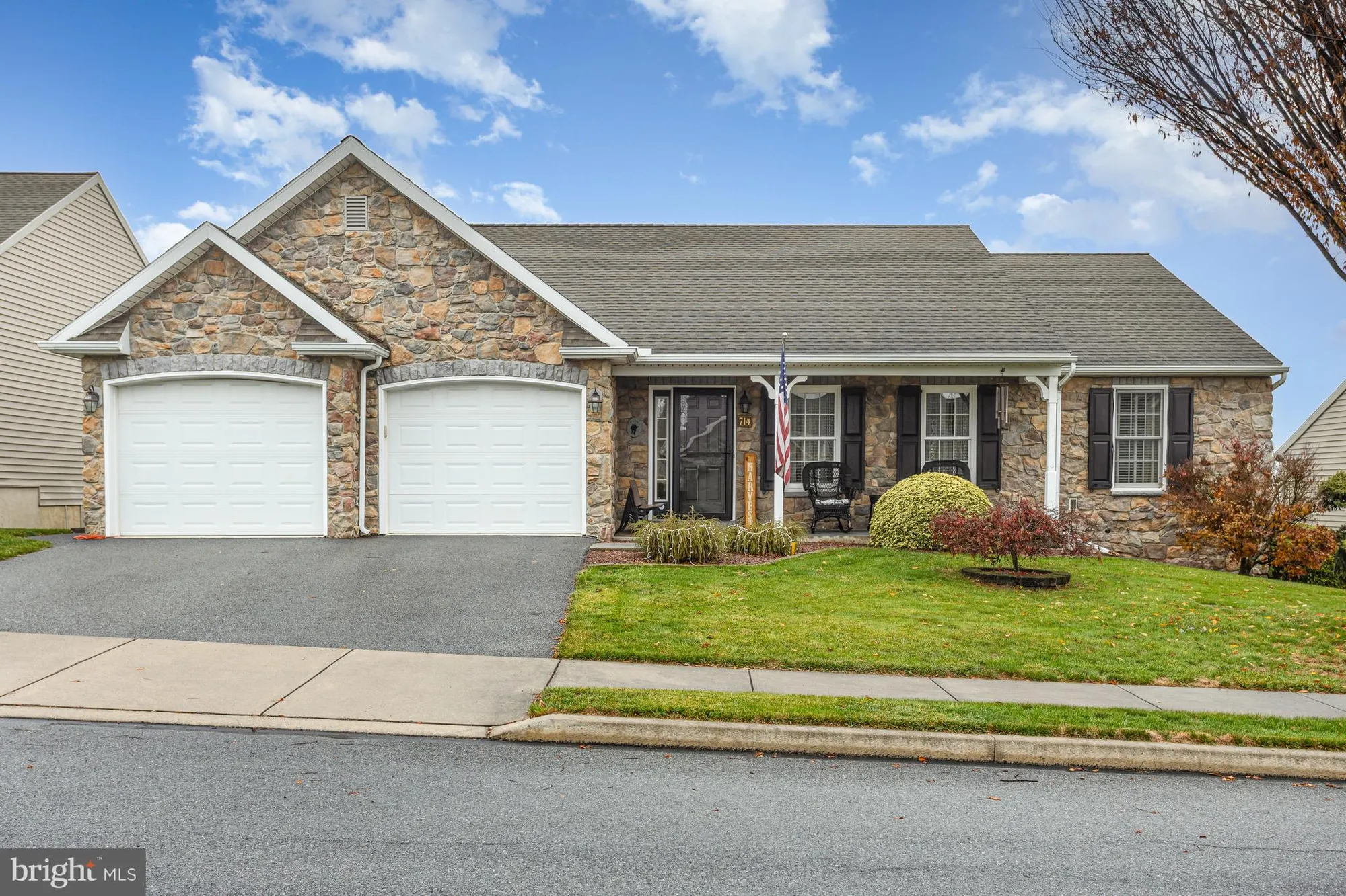 Property Slideshow image 4 of 33 | 714 heather rdg, Manheim, PA, 17545