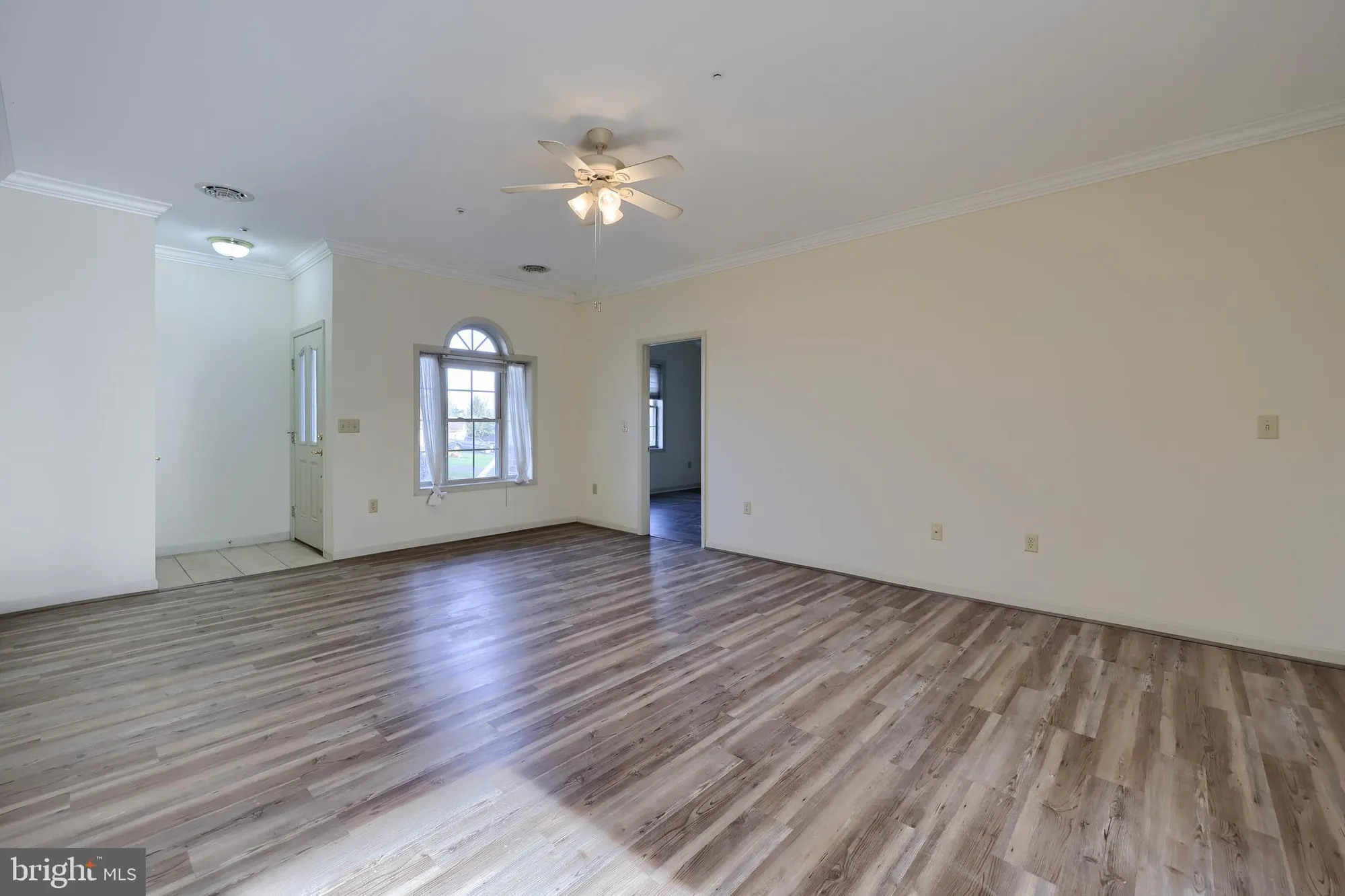 Property Slideshow image 7 of 33 | 130 leonard ln, Harrisburg, PA, 17111