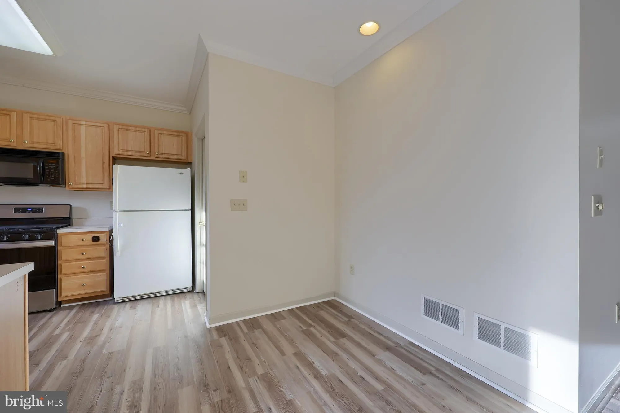 Property Slideshow image 12 of 33 | 130 leonard ln, Harrisburg, PA, 17111