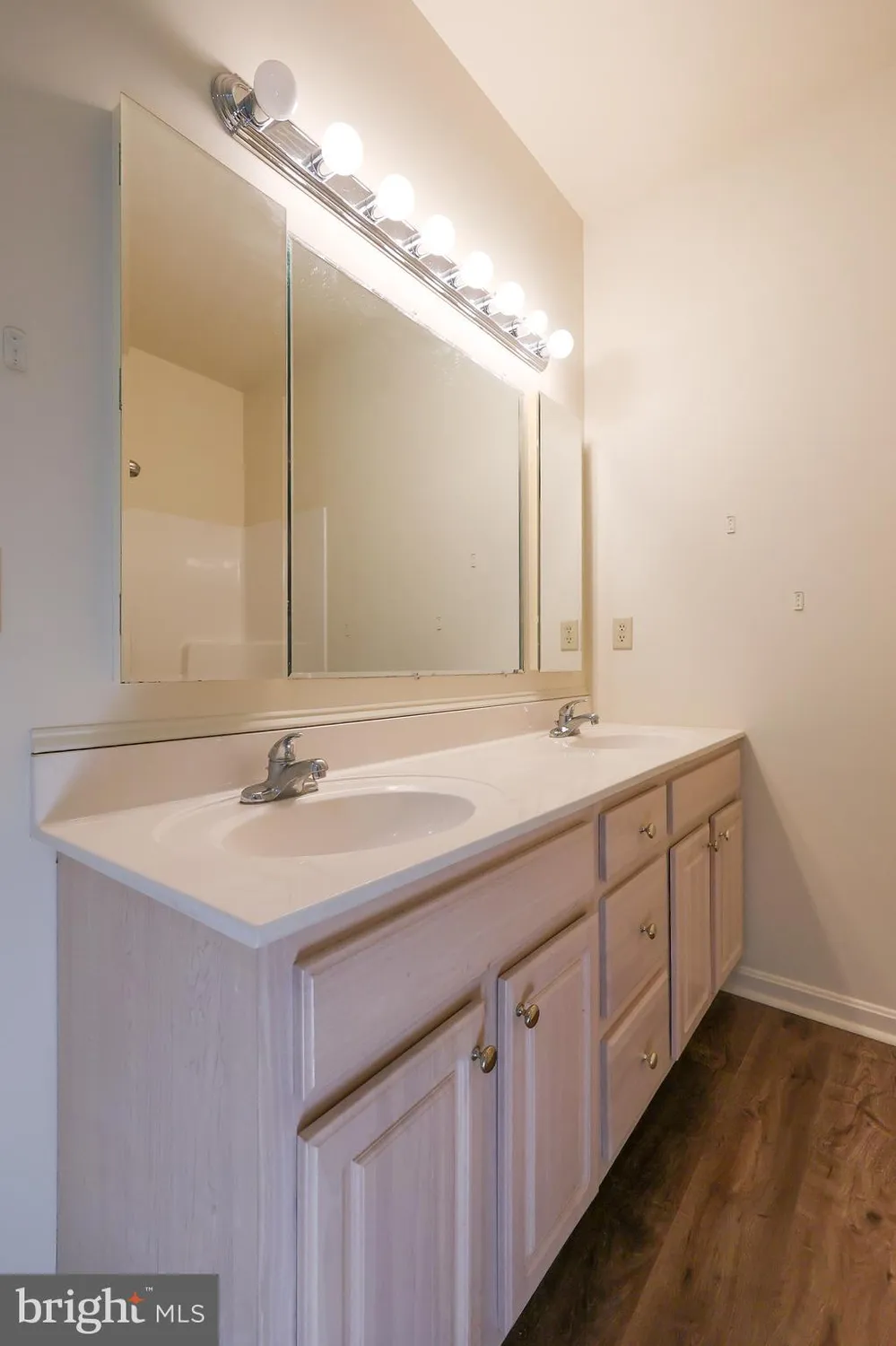 Property Slideshow image 19 of 33 | 130 leonard ln, Harrisburg, PA, 17111