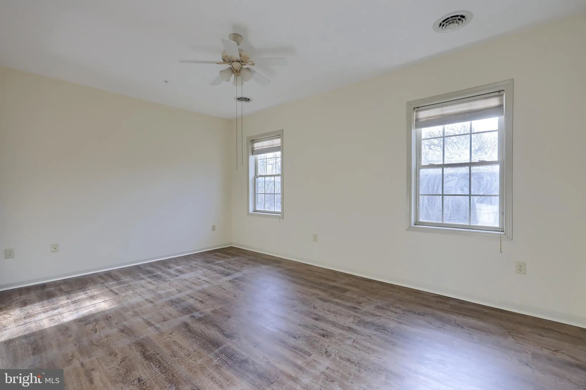 Property Slideshow image 21 of 33 | 130 leonard ln, Harrisburg, PA, 17111