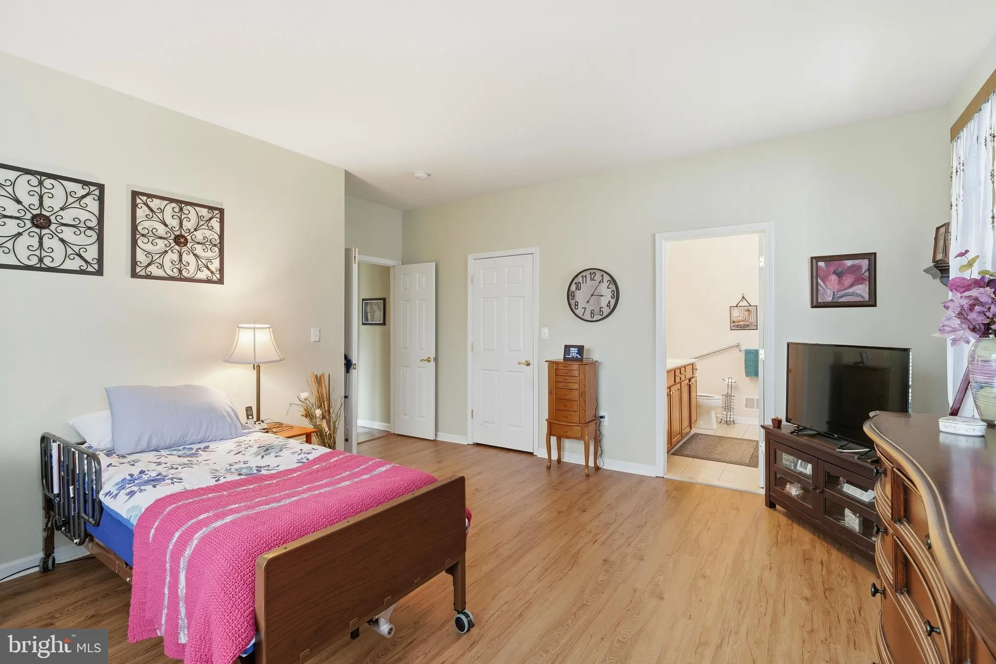 Property Slideshow image 22 of 47 | 14 hidden lake cir, Barnegat, NJ, 08005