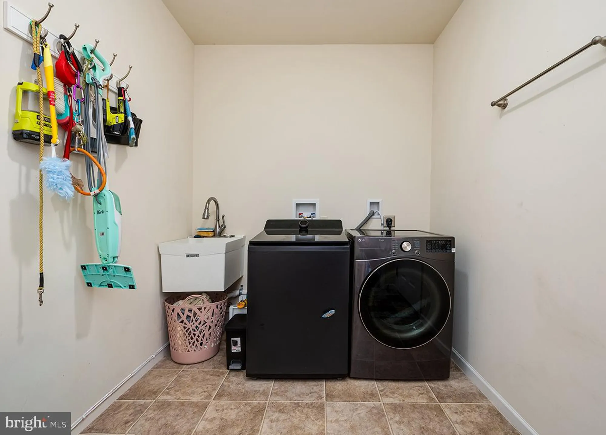 Property Slideshow image 14 of 44 | 45 winterberry ln, Womelsdorf, PA, 19567