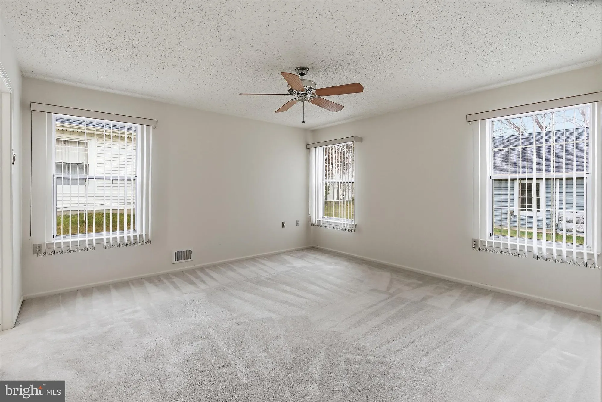 Property Slideshow image 17 of 34 | 25 willow dr, Barnegat, NJ, 08005