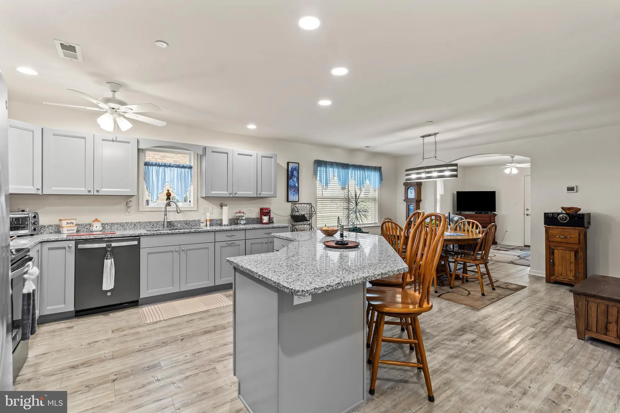 Property Slideshow image 8 of 42 | 13366 marquise dr, Hagerstown, MD, 21742