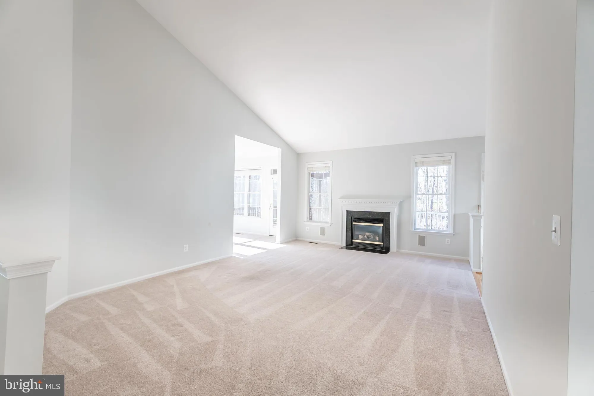 Property Slideshow image 14 of 55 | 6880 saddle run way, Gainesville, VA, 20155