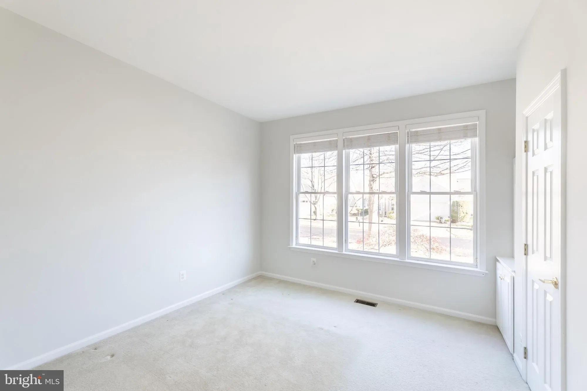 Property Slideshow image 21 of 55 | 6880 saddle run way, Gainesville, VA, 20155