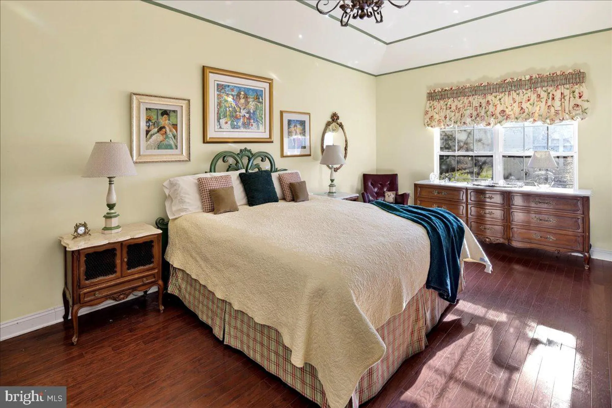 Property Slideshow image 16 of 42 | 208 sunflower ln, Princeton Junction, NJ, 08550