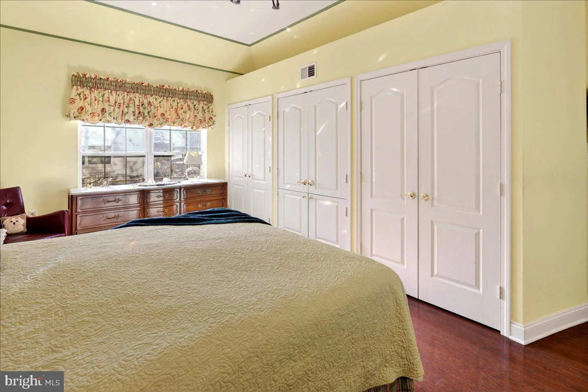 Property Slideshow image 20 of 42 | 208 sunflower ln, Princeton Junction, NJ, 08550