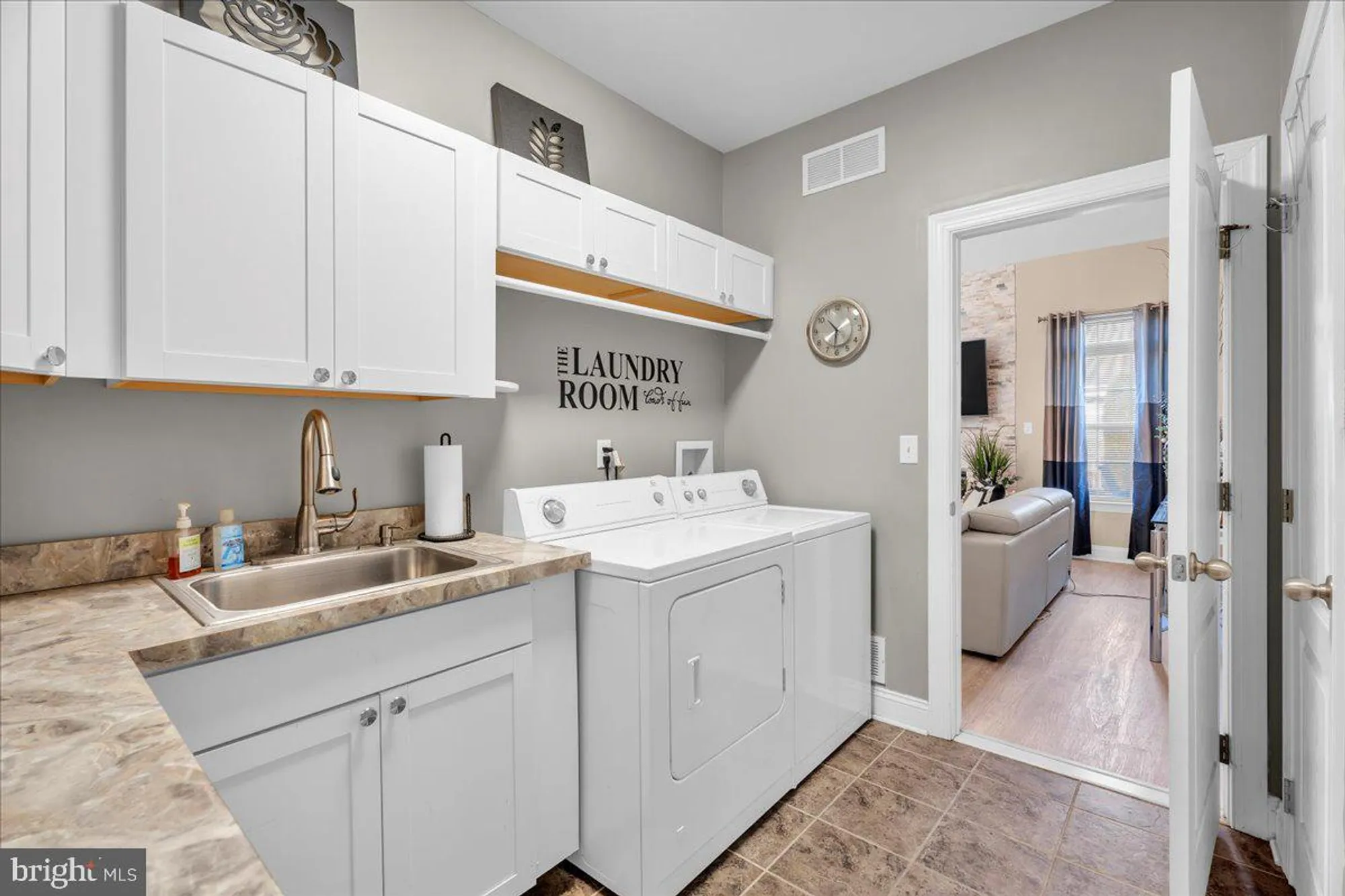 Property Slideshow image 13 of 24 | 701 weatherby dr, Woodbury, NJ, 08096