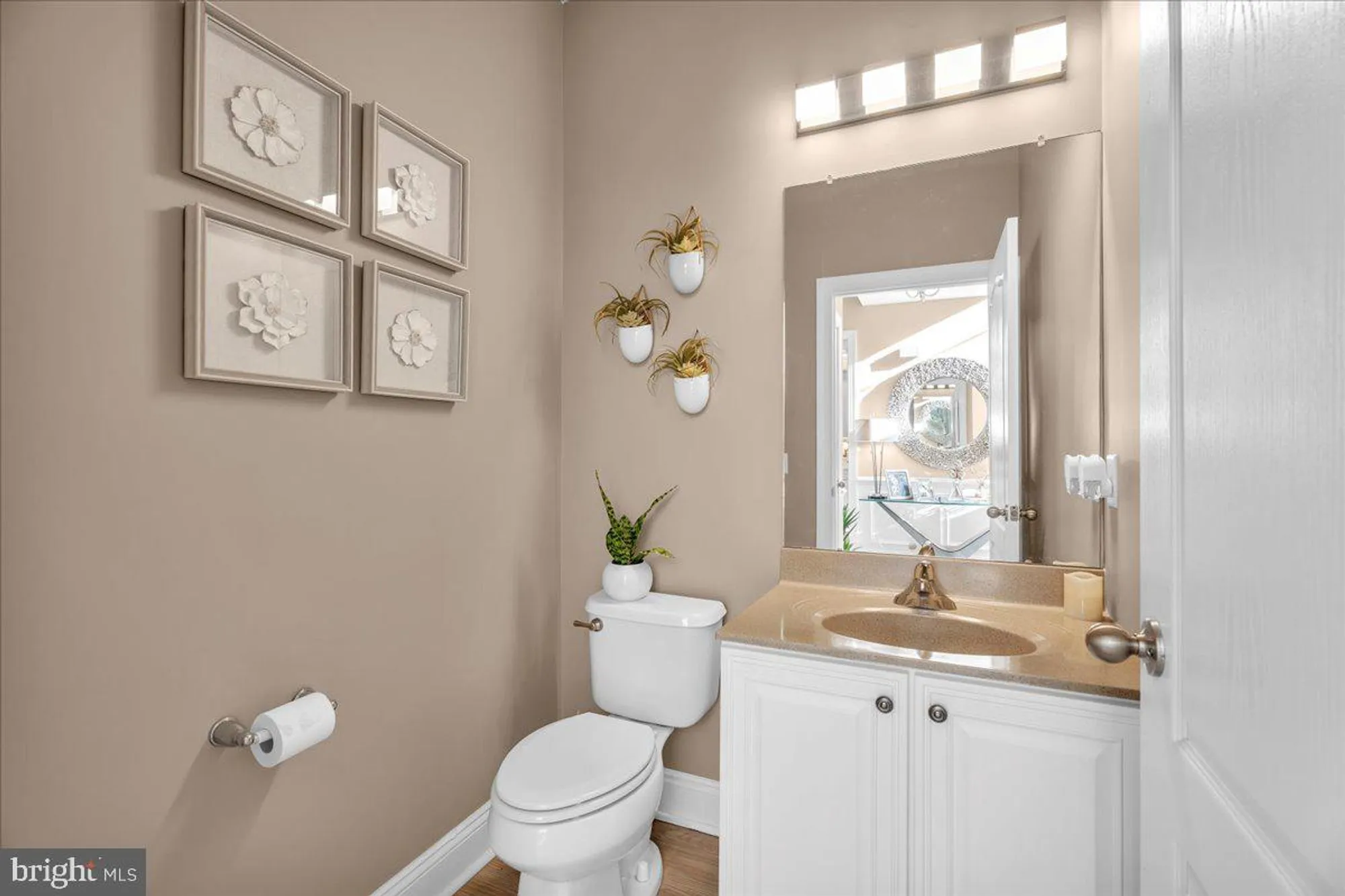 Property Slideshow image 14 of 24 | 701 weatherby dr, Woodbury, NJ, 08096