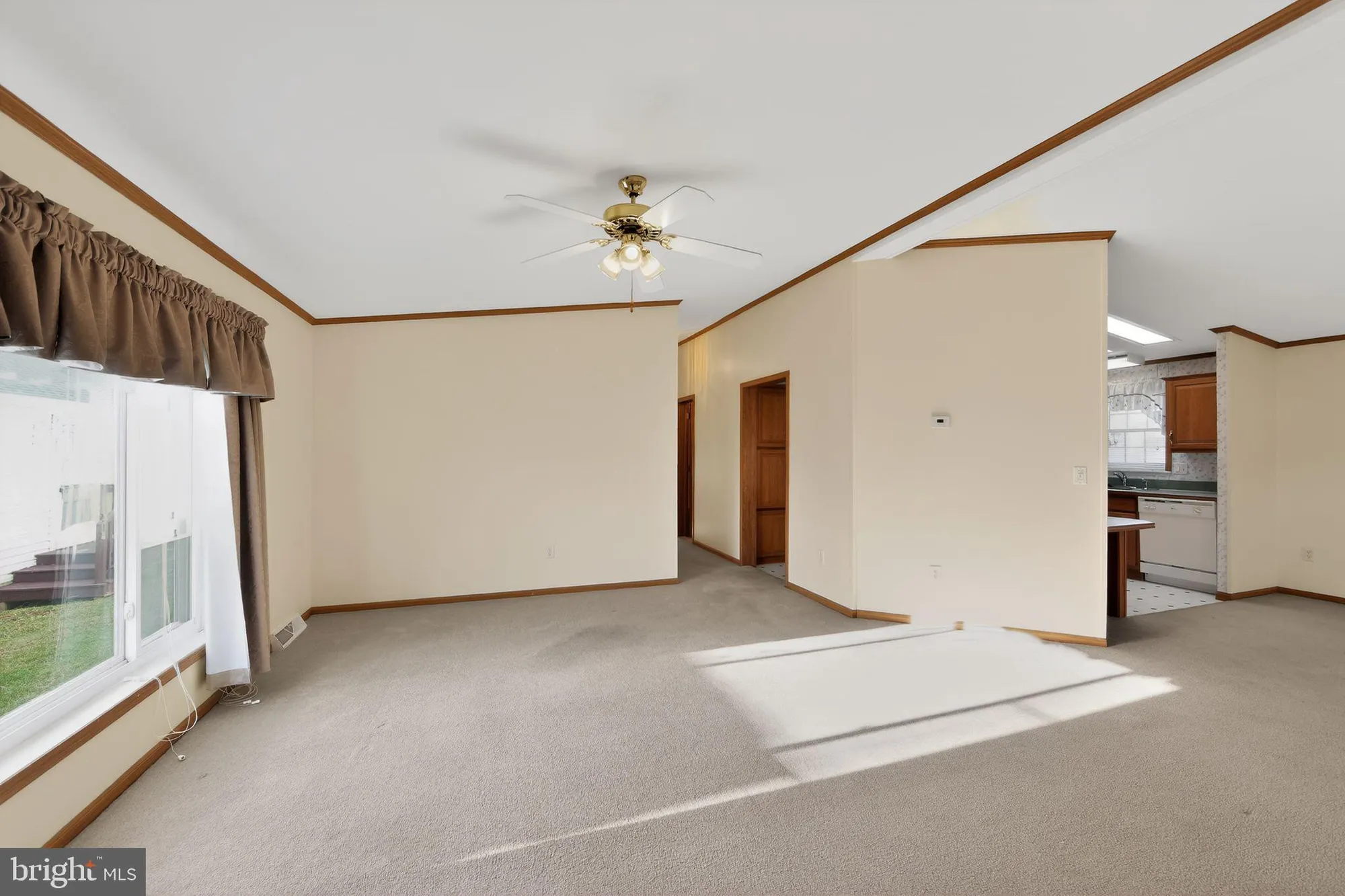 Property Slideshow image 9 of 30 | 405 village way, Royersford, PA, 19468