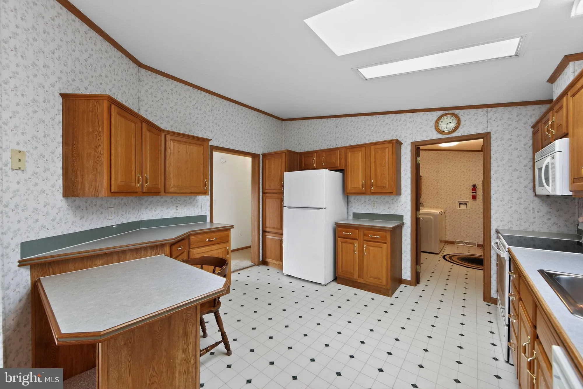 Property Slideshow image 13 of 30 | 405 village way, Royersford, PA, 19468