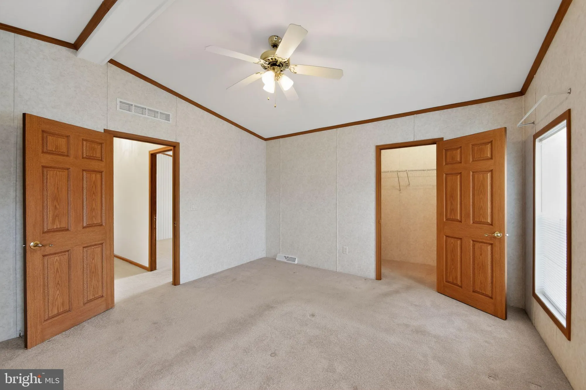 Property Slideshow image 19 of 30 | 405 village way, Royersford, PA, 19468