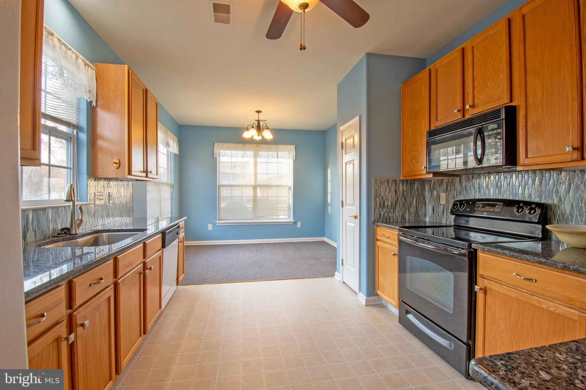 Property Slideshow image 8 of 28 | 561 whispering trl, Middletown, DE, 19709