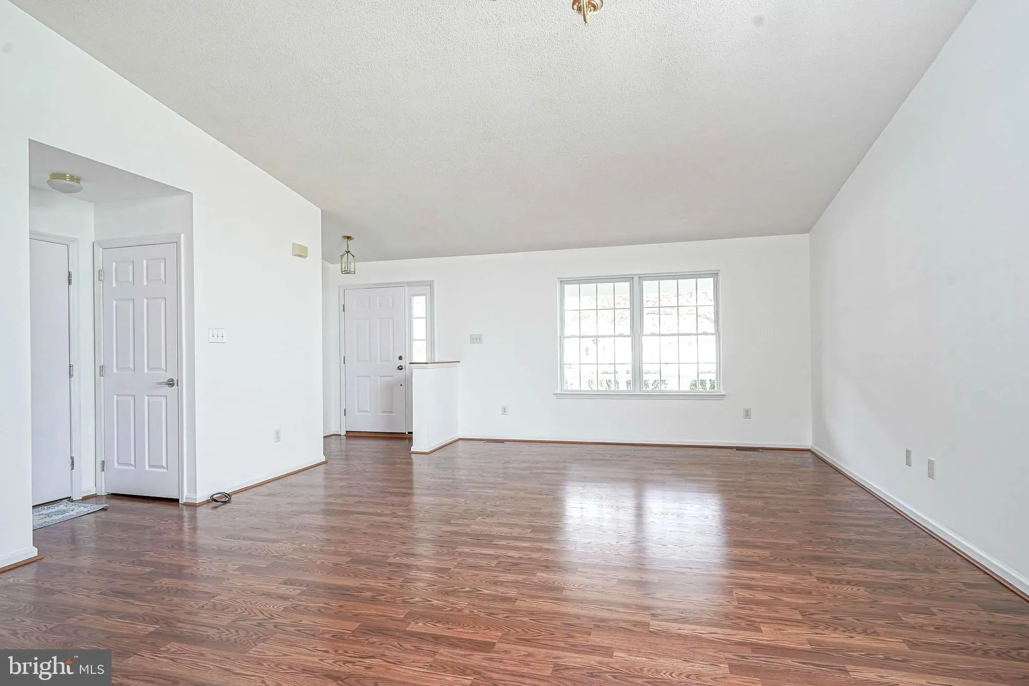 Property Slideshow image 4 of 27 | 176 trellis ln, Sewell, NJ, 08080