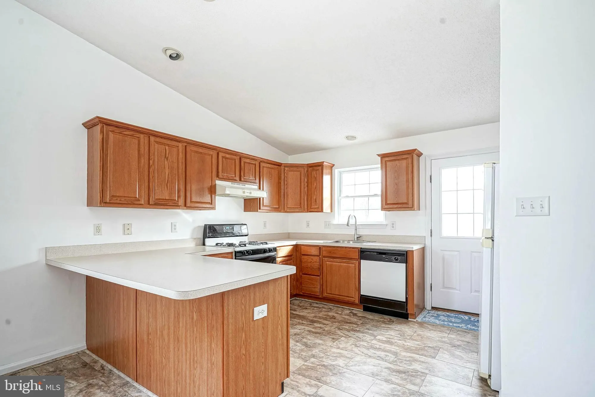 Property Slideshow image 9 of 27 | 176 trellis ln, Sewell, NJ, 08080