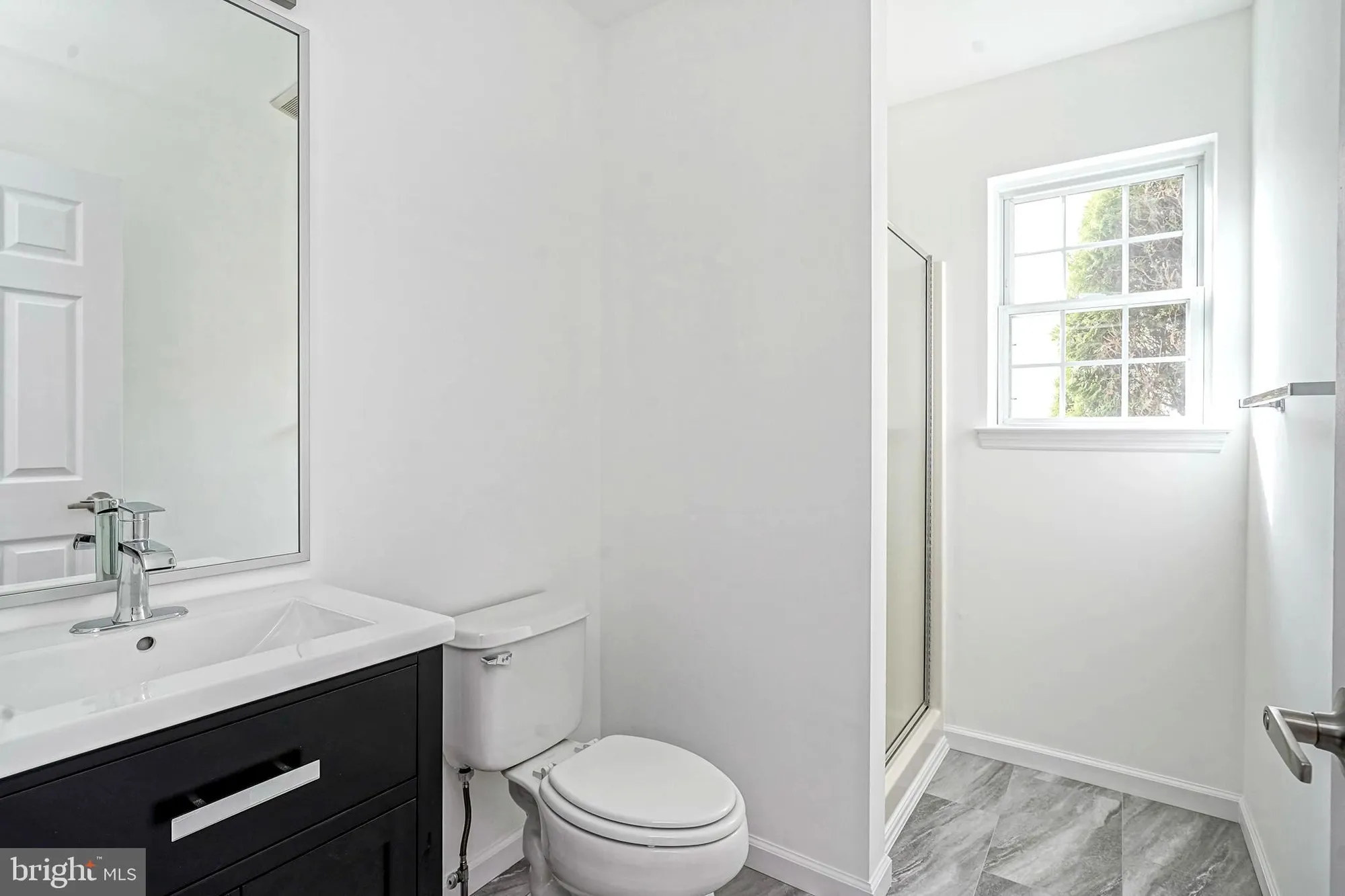 Property Slideshow image 16 of 27 | 176 trellis ln, Sewell, NJ, 08080