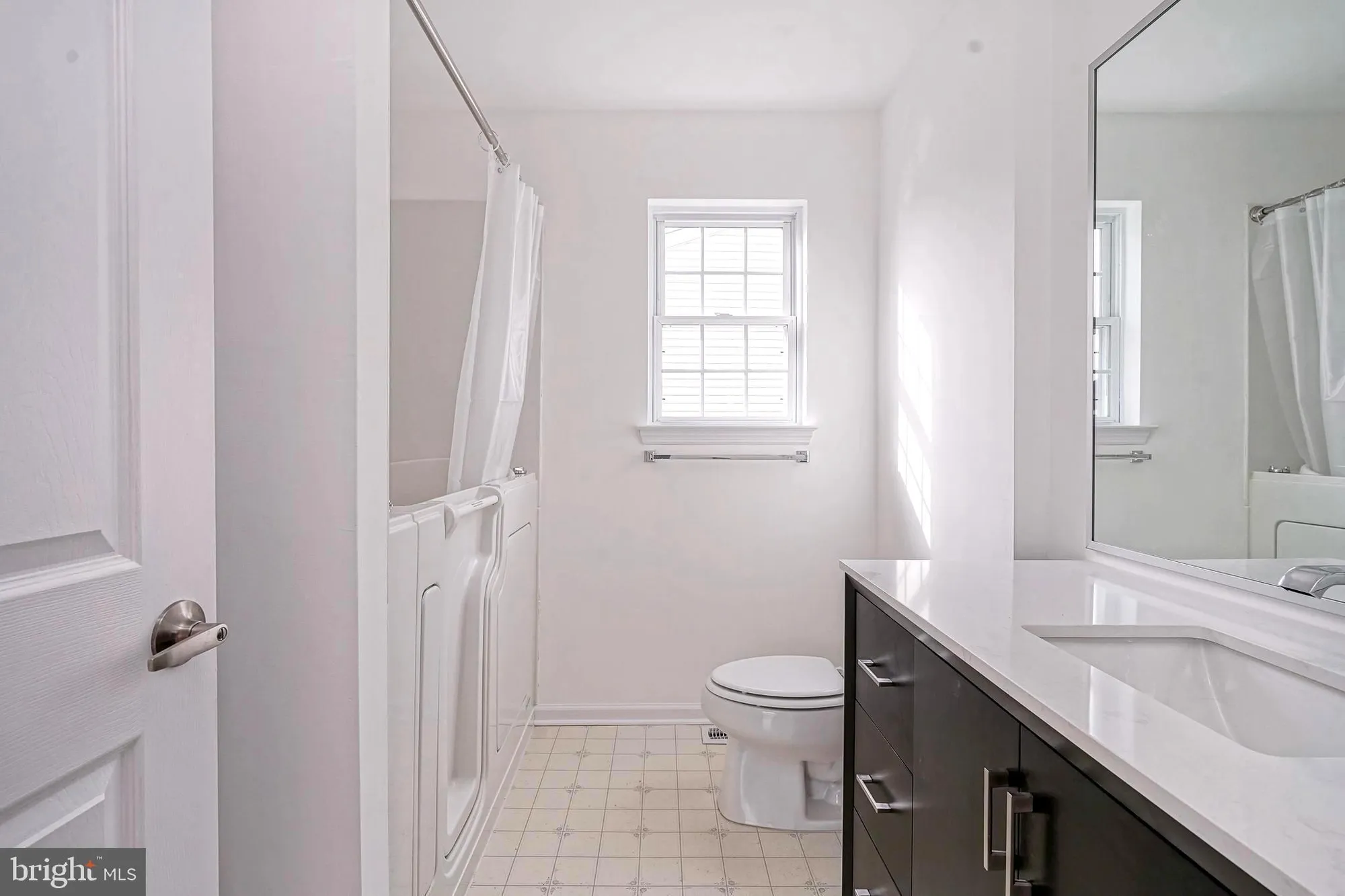 Property Slideshow image 23 of 27 | 176 trellis ln, Sewell, NJ, 08080