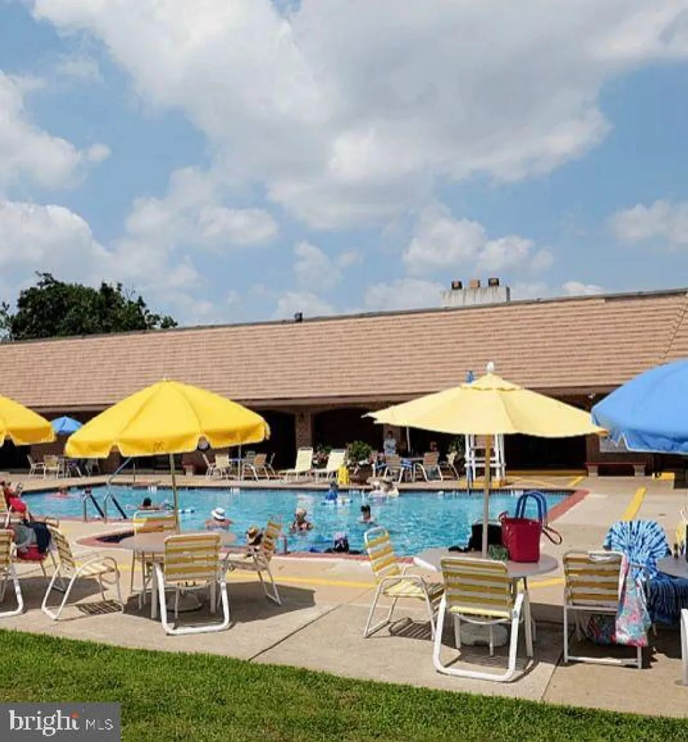 Property Slideshow image 18 of 21 | 67003 delaire landing rd 3, Philadelphia, PA, 19114