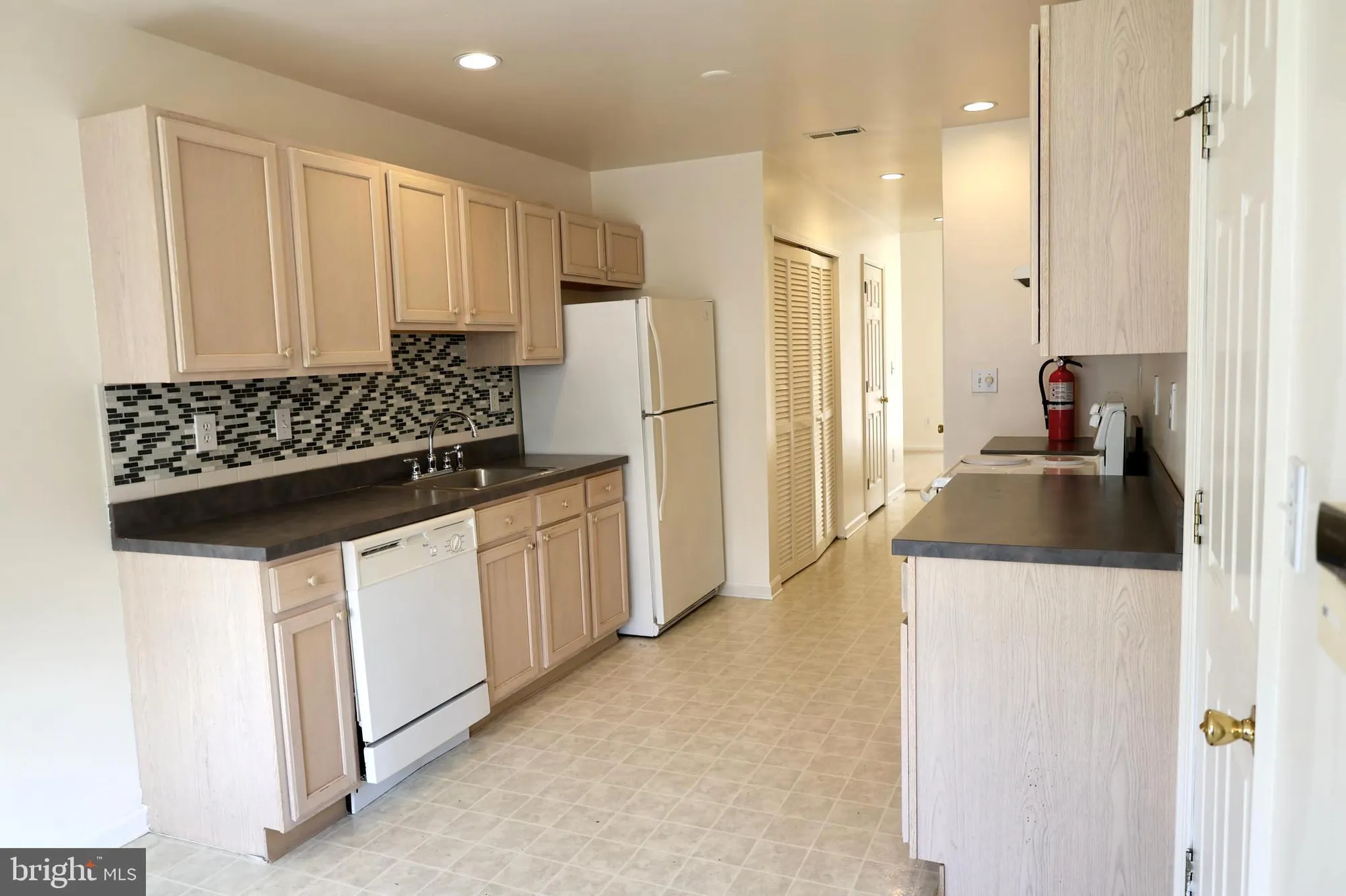 Property Slideshow image 4 of 17 | 28 palmer sq, Beverly, NJ, 08010