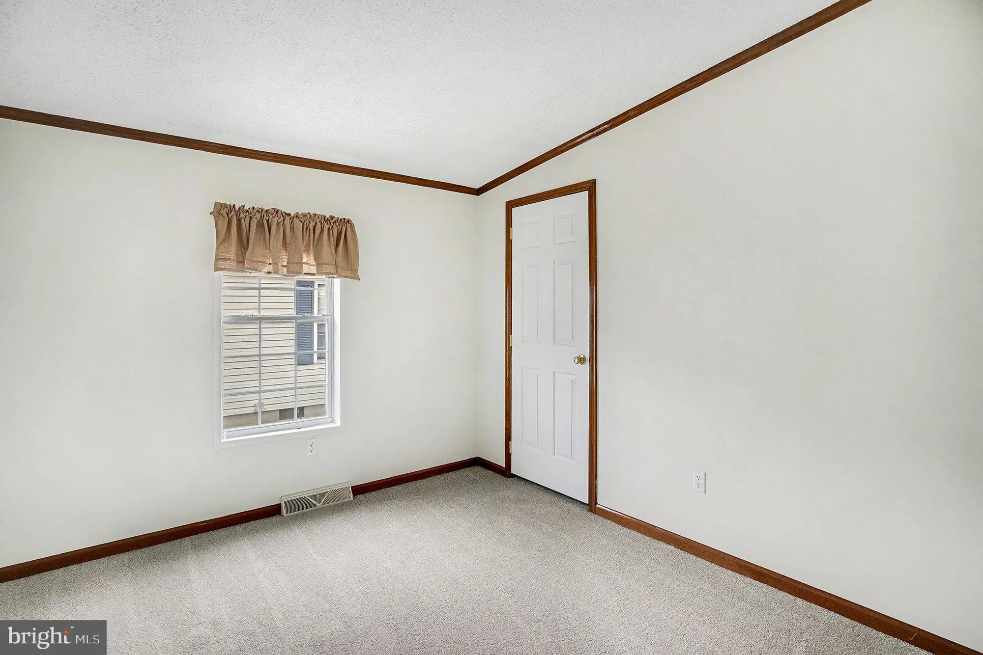 Property Slideshow image 17 of 34 | 1106 jfk dr, North Wales, PA, 19454