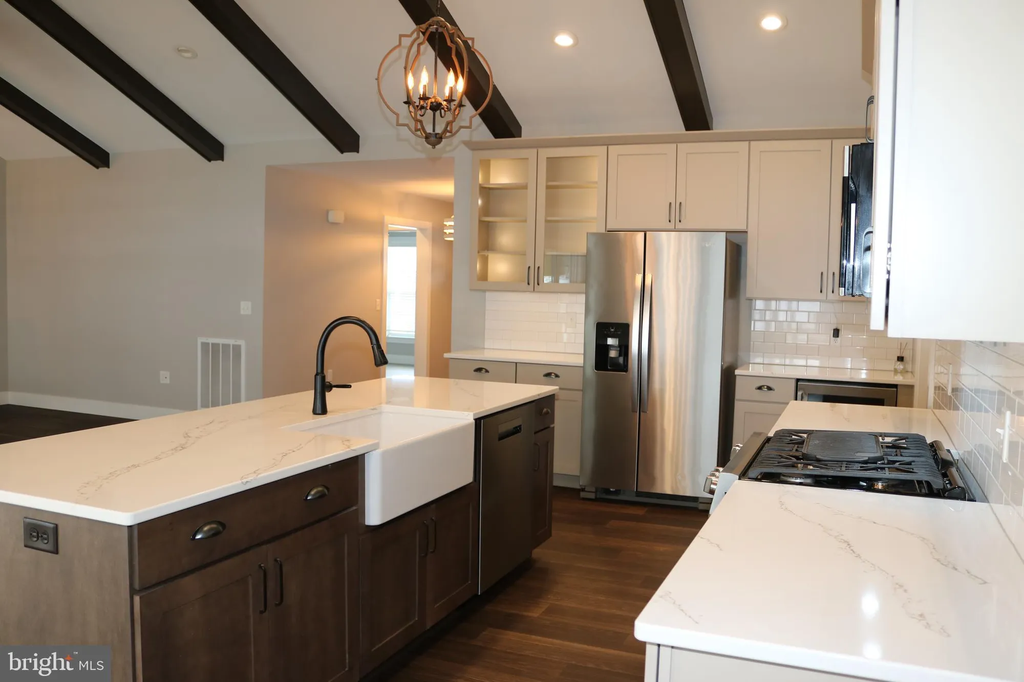 Property Slideshow image 8 of 40 | 2097 hill side dr, Mechanicsburg, PA, 17055