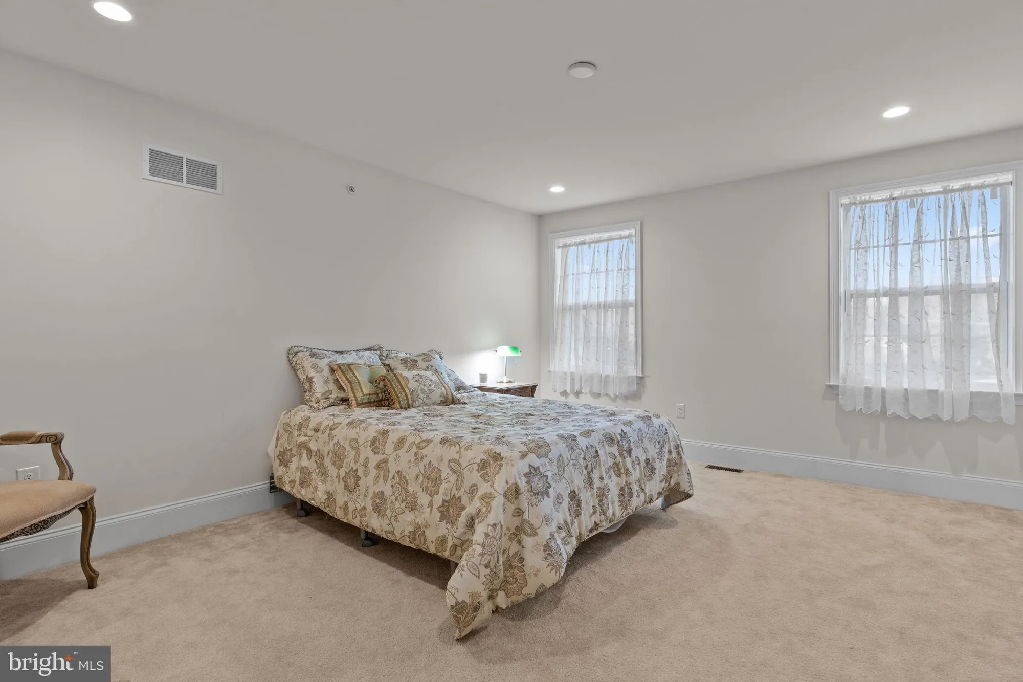 Property Slideshow image 34 of 39 | 26 hillyer ln, Newtown, PA, 18940