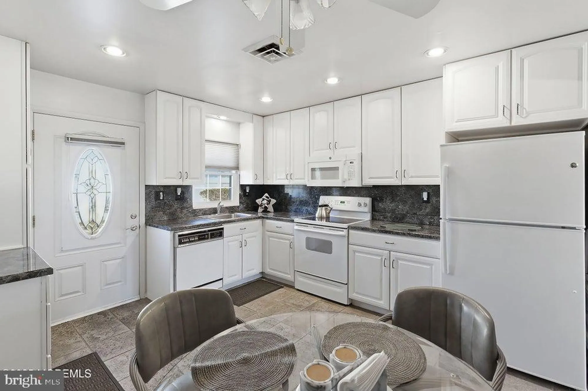 Property Slideshow image 9 of 27 | 1169 clydebank ct b, Lakewood, NJ, 08701