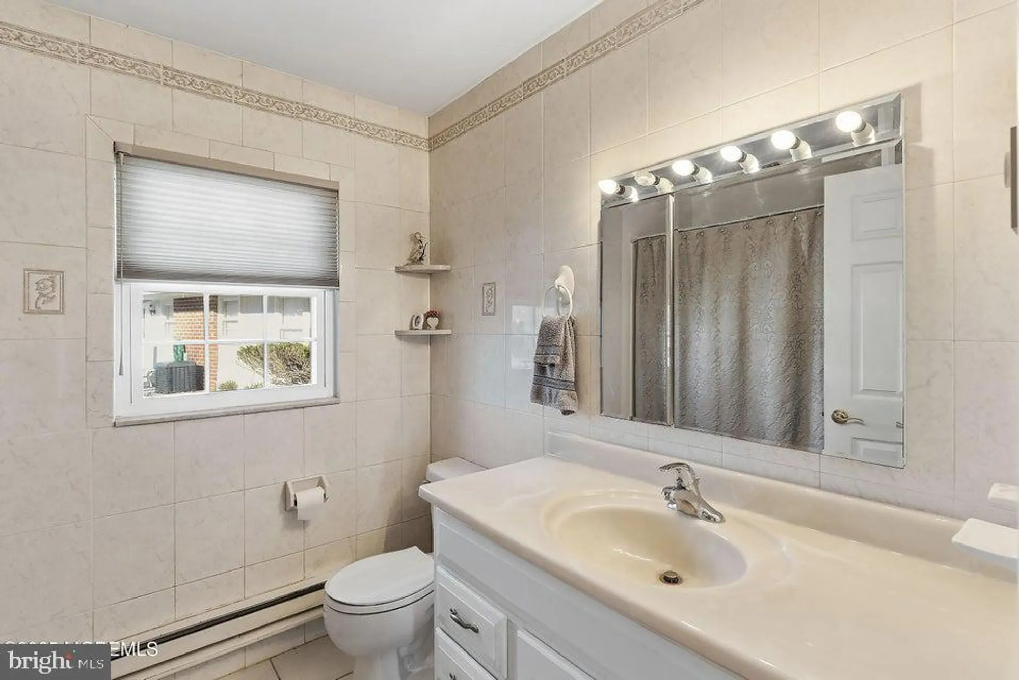 Property Slideshow image 13 of 27 | 1169 clydebank ct b, Lakewood, NJ, 08701