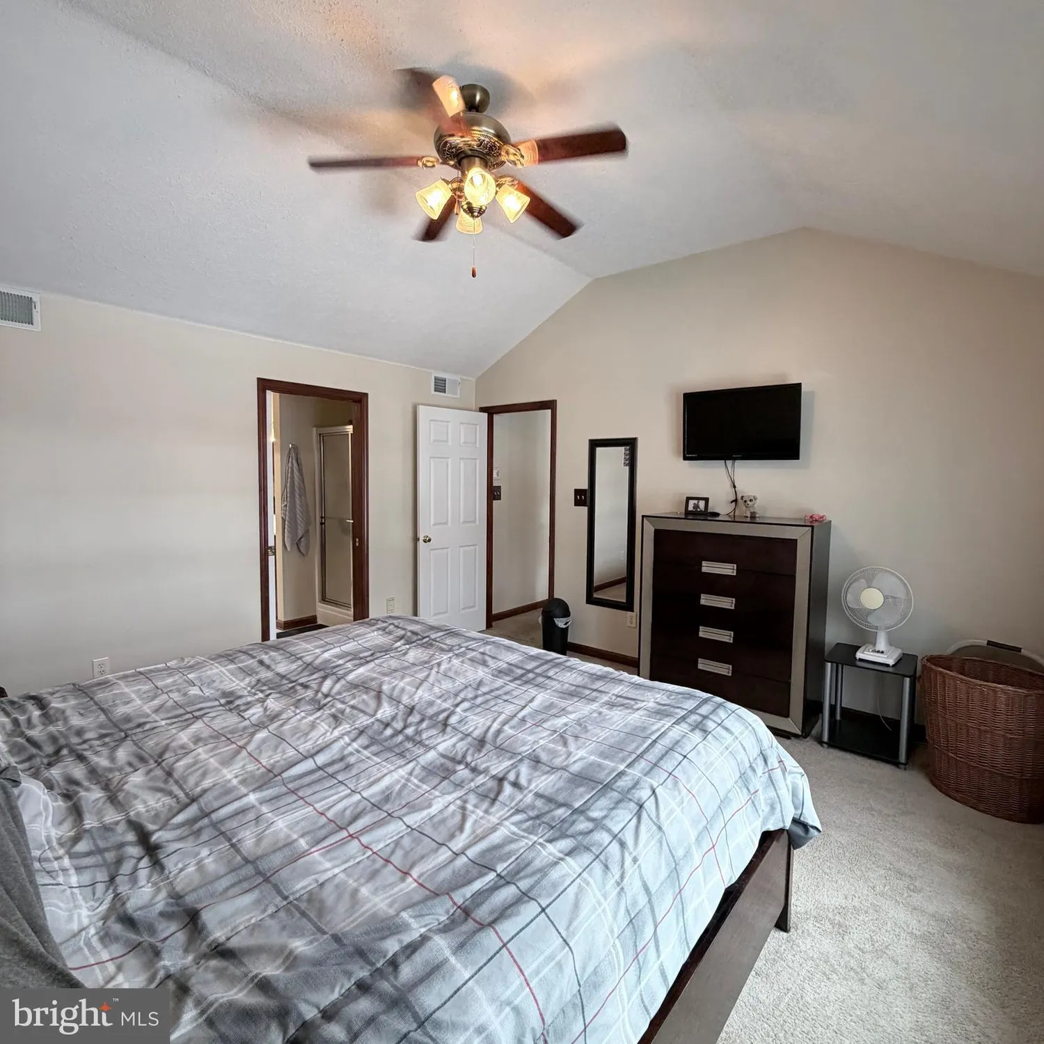Property Slideshow image 33 of 75 | 6071 greenbriar ct, Fayetteville, PA, 17222