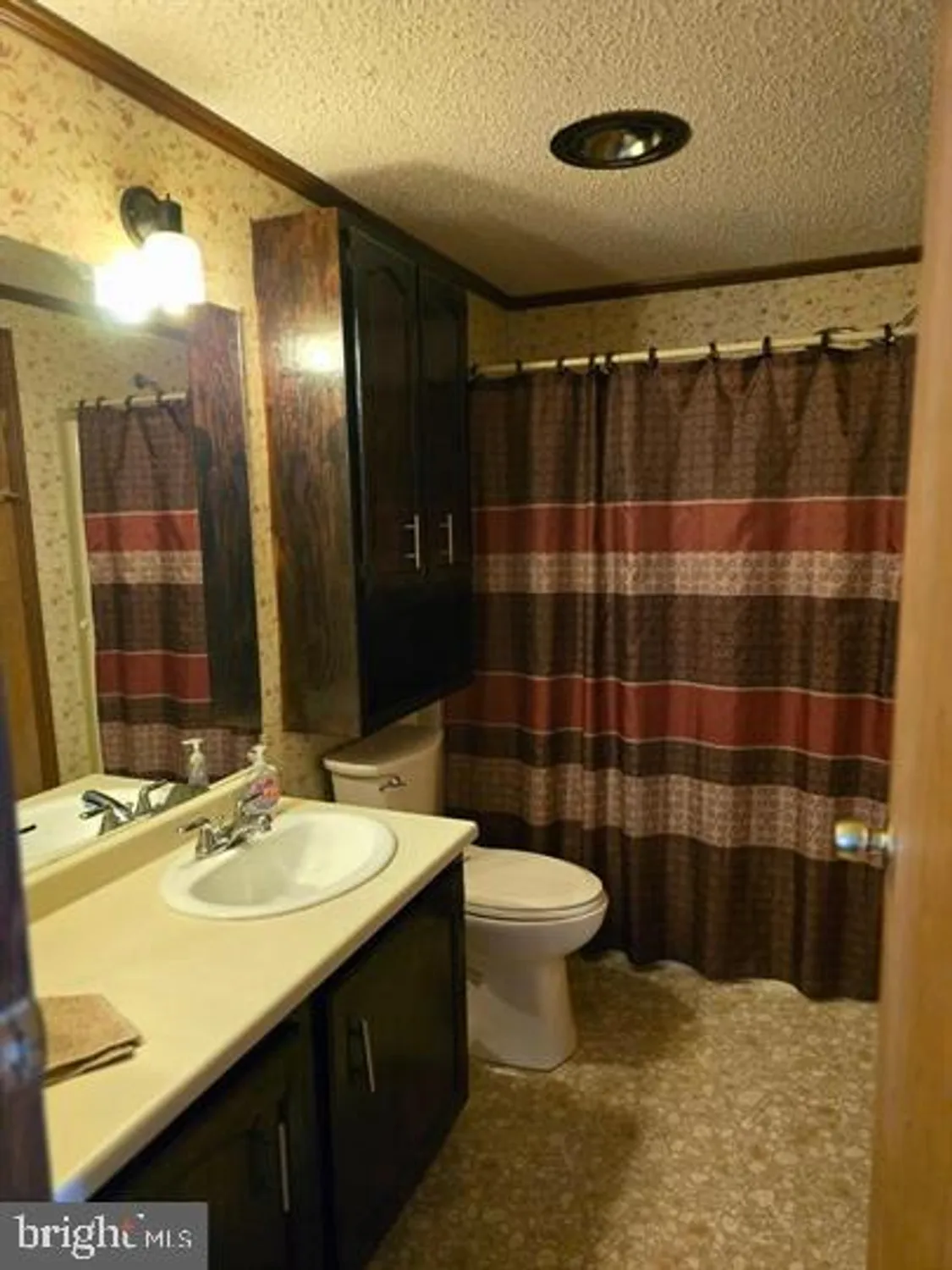 Property Slideshow image 10 of 20 | 43 hickory ln nj, Mays Landing, NJ, 08330