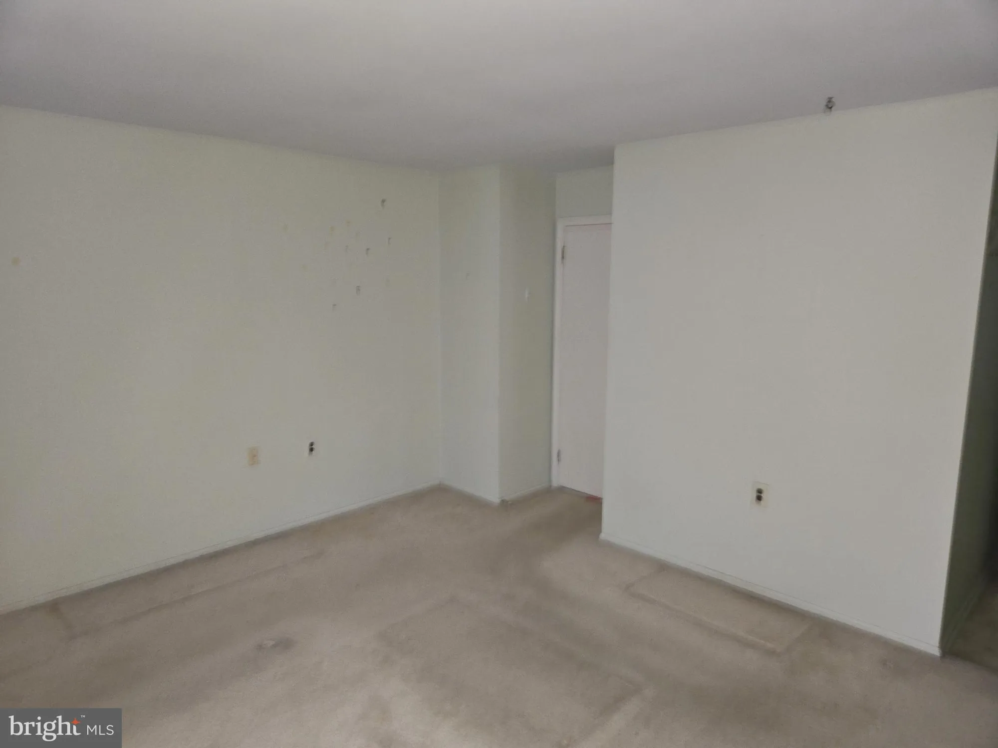 Property Slideshow image 21 of 34 | 27 kelly dr, West Deptford, NJ, 08096