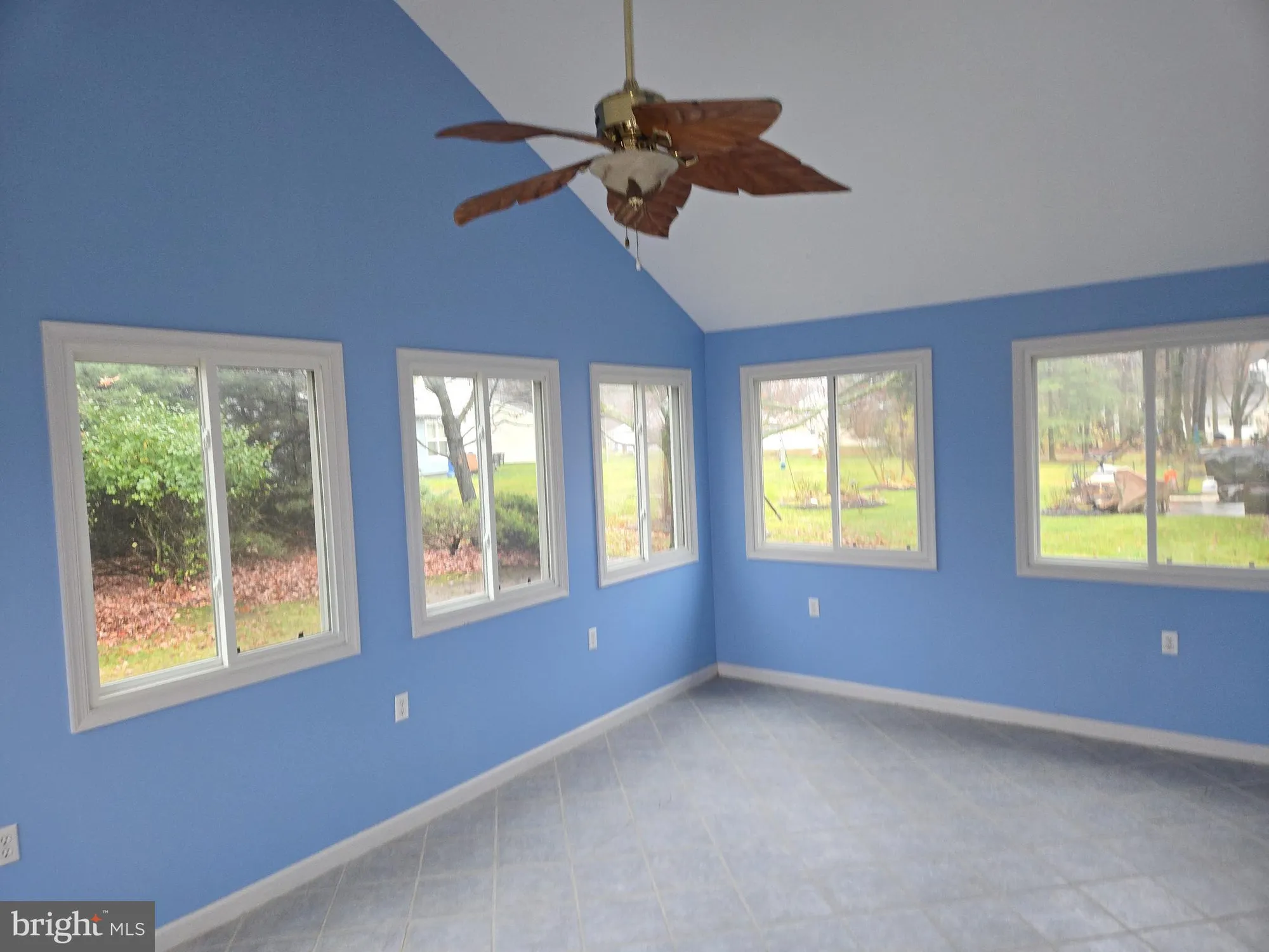 Property Slideshow image 18 of 34 | 27 kelly dr, West Deptford, NJ, 08096