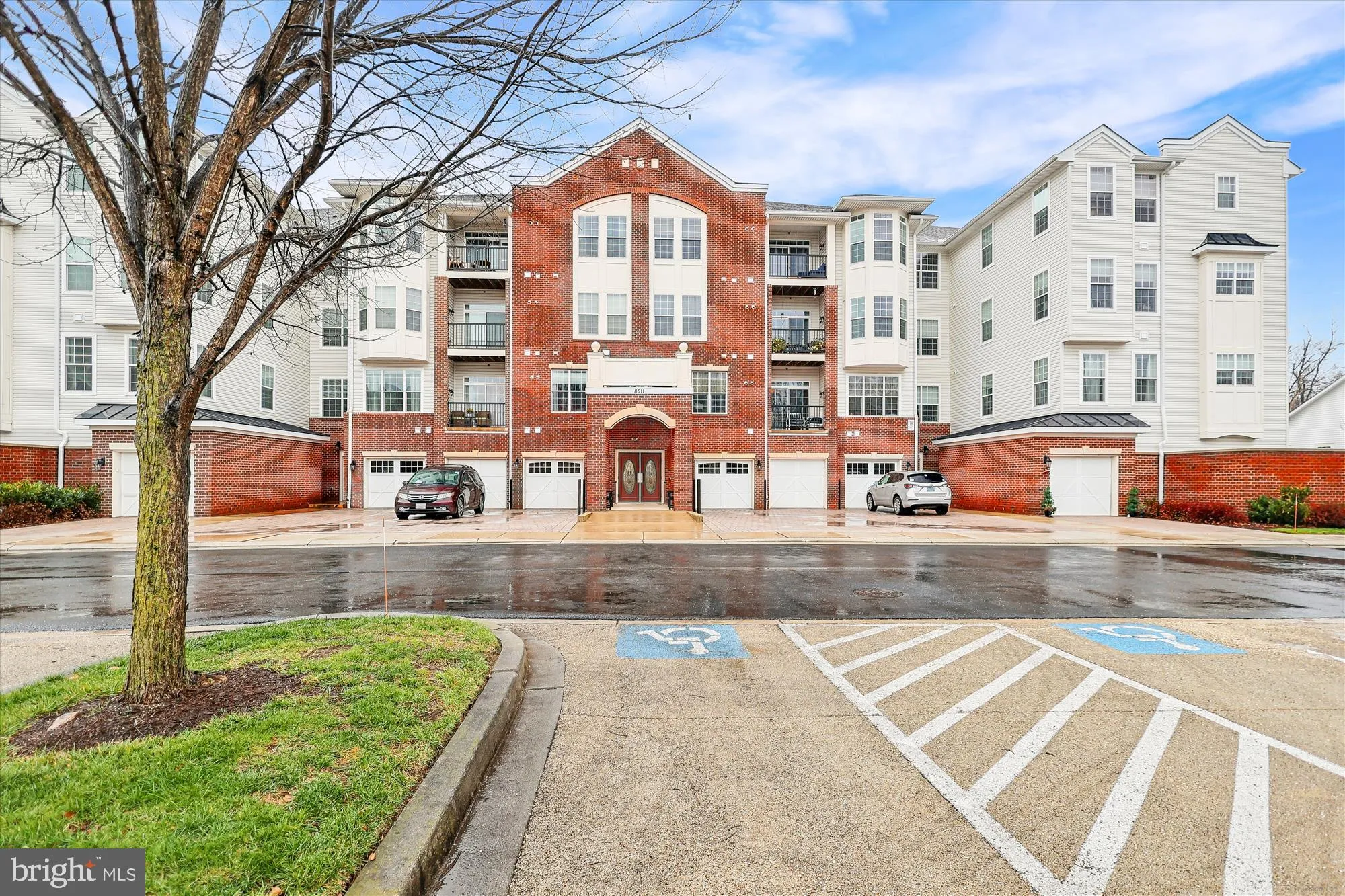 Property Slideshow image 2 of 31 | 8511 coltrane ct unit 204, Ellicott City, MD, 21043