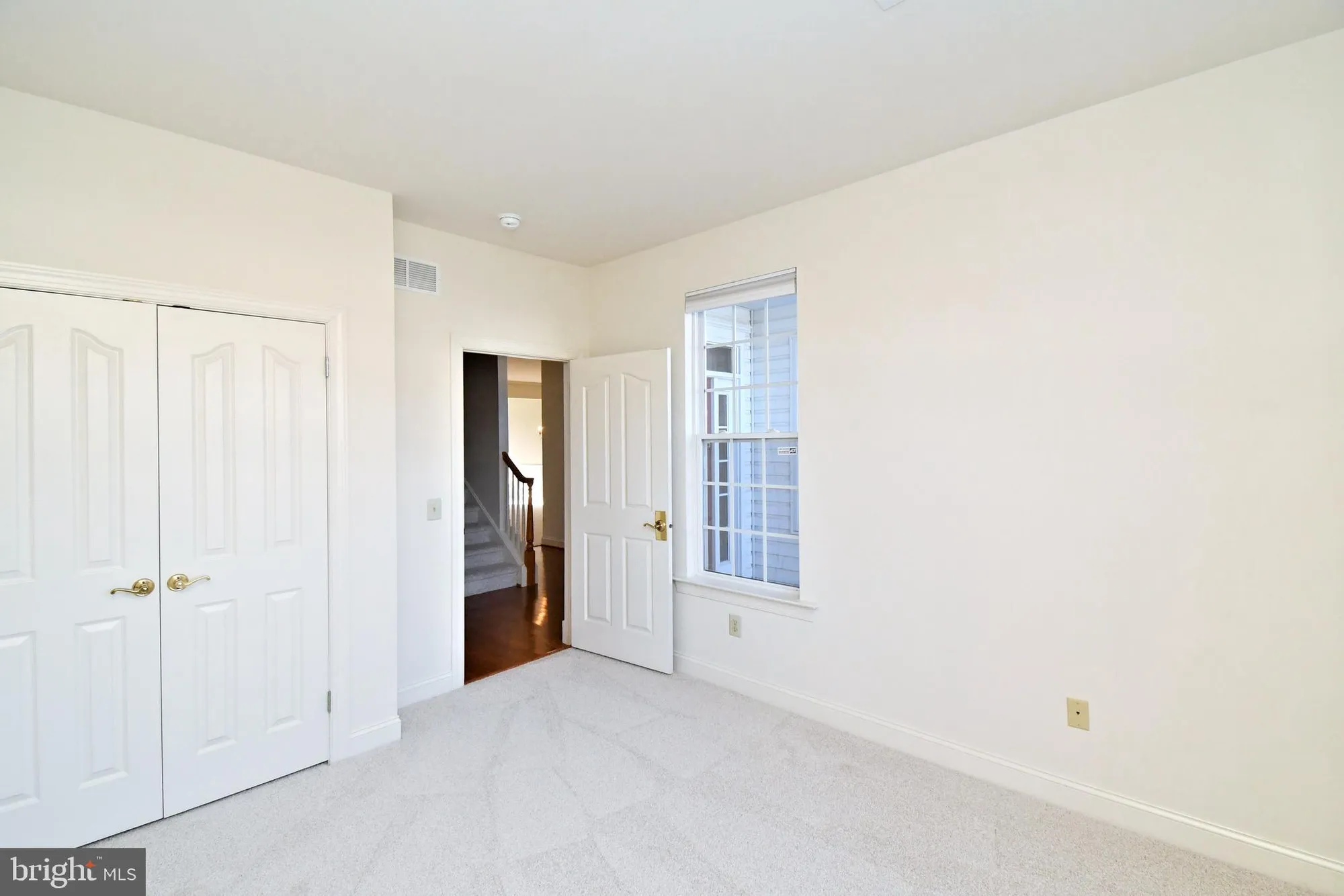 Property Slideshow image 16 of 32 | 24 newbury way, Lansdale, PA, 19446