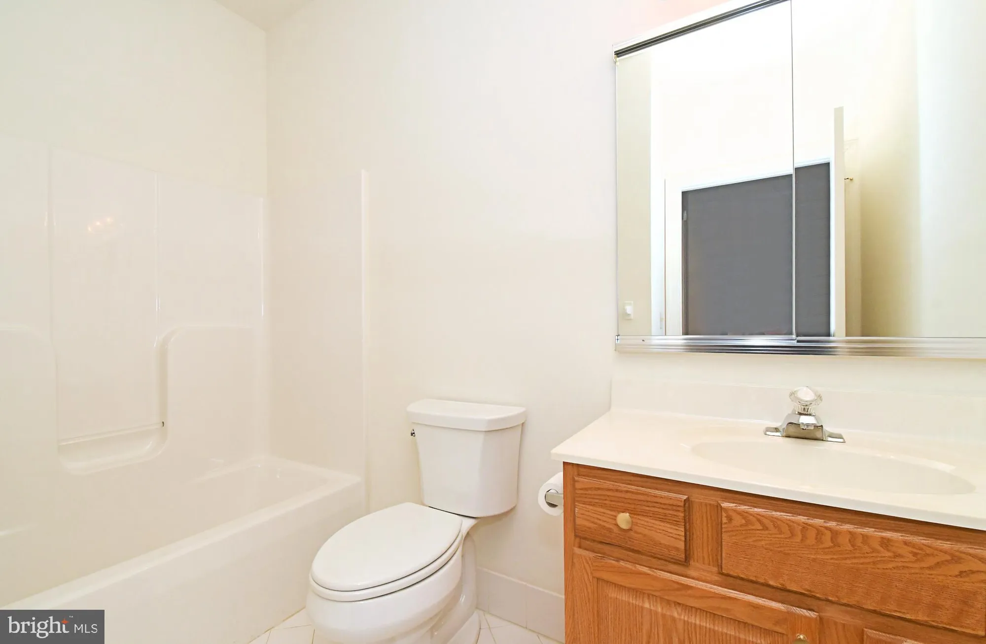 Property Slideshow image 18 of 32 | 24 newbury way, Lansdale, PA, 19446